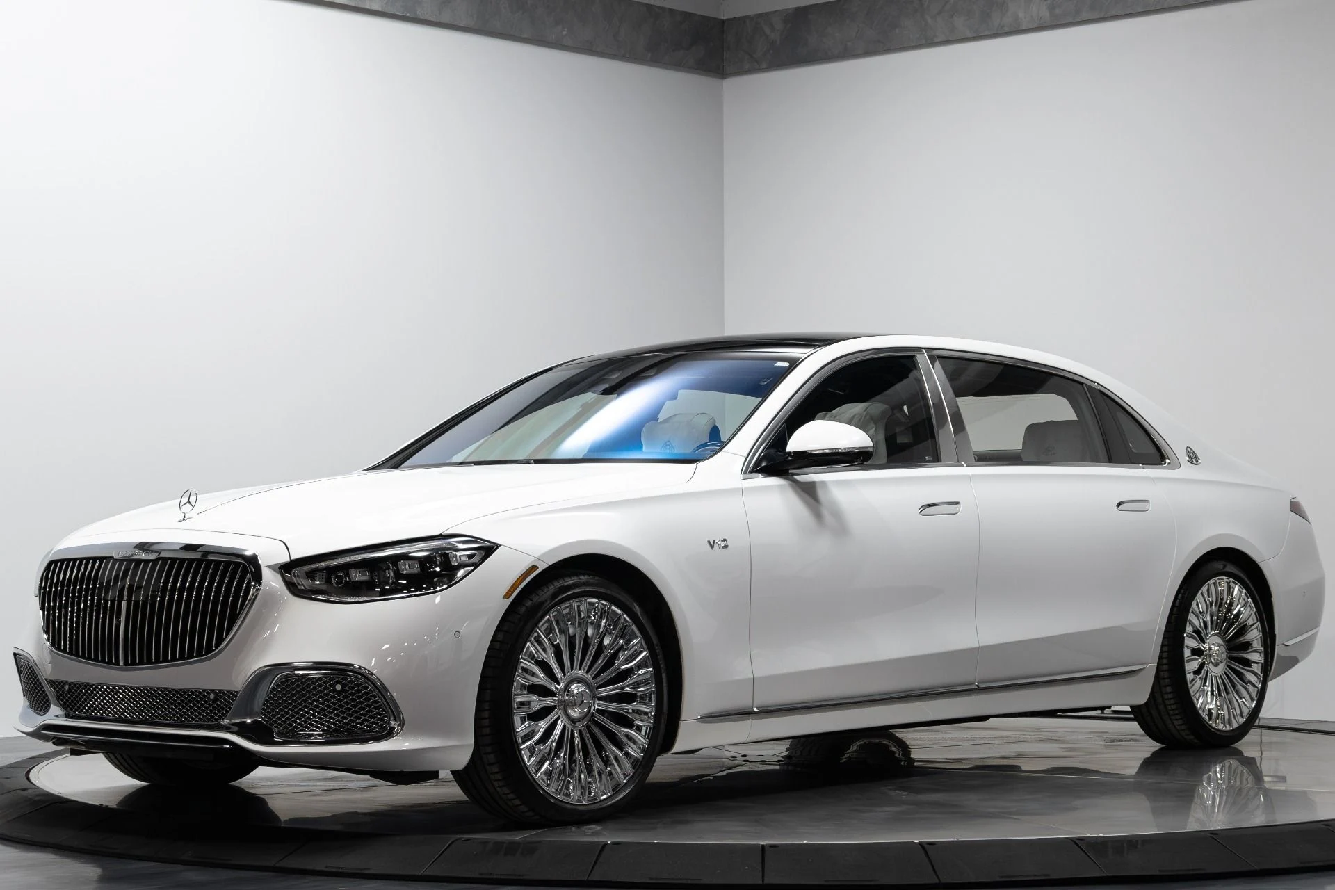 mph001_1324227511_Used_2024_Mercedes_Benz_S_Class_Maybach_S_680_4_MATIC_1766186559_1afed7e72c