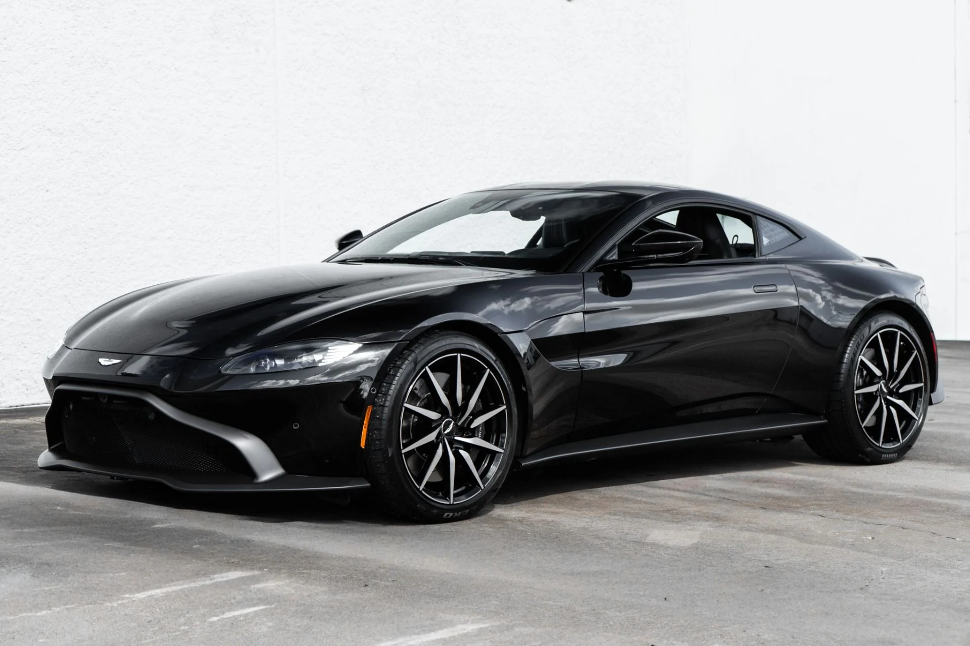 mph001_1339377217_Used_2019_Aston_Martin_Vantage_1789496200_330af9dfdd