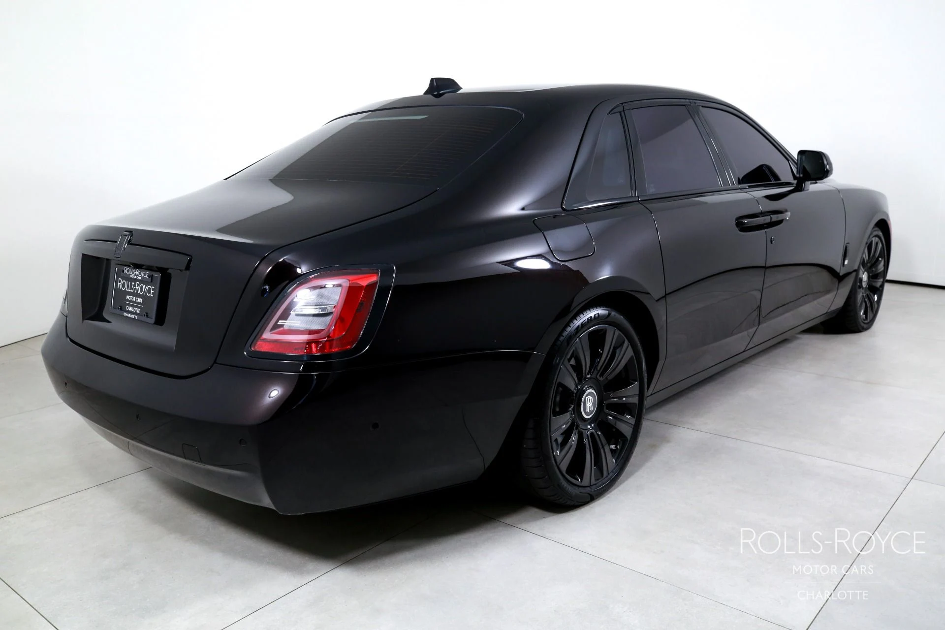 mph001_1347236995_Used_2021_Rolls_Royce_Ghost_1789147066_cb21e41a3c