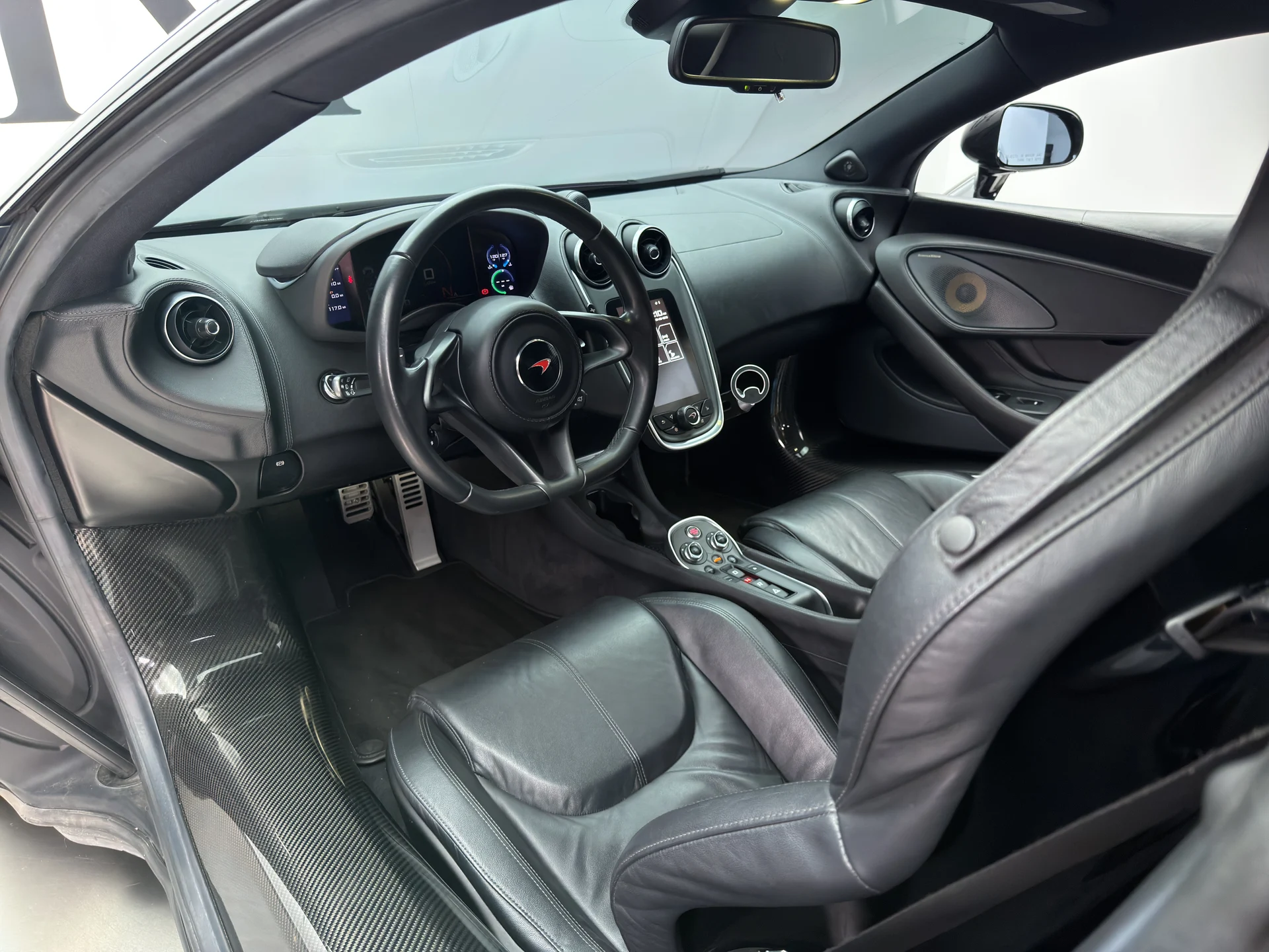 mph001_1350111220_RP_8491_interior_003_e813849777