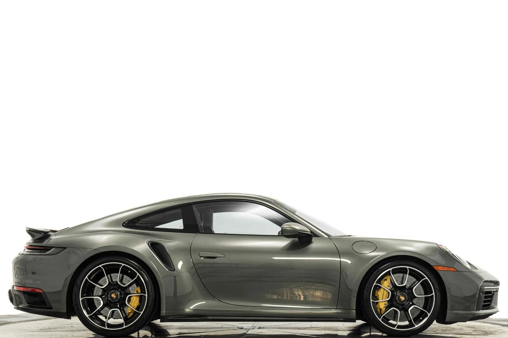 mph001_1365500021_Used_2022_Porsche_911_Turbo_S_1759528517_ccefdf88cd
