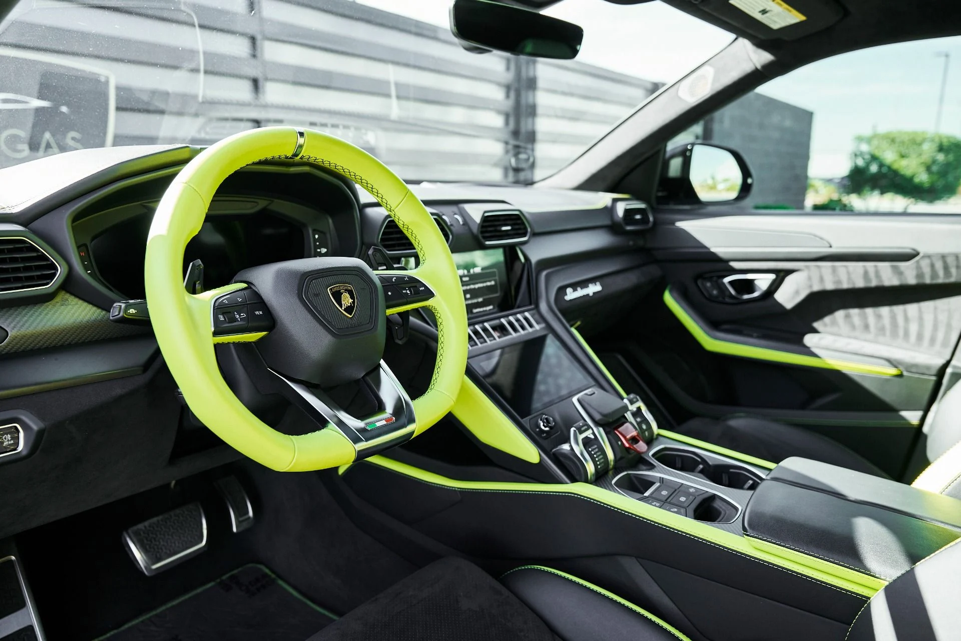 mph001_1368605232_Used_2022_Lamborghini_Urus_1774548549_42a523838e