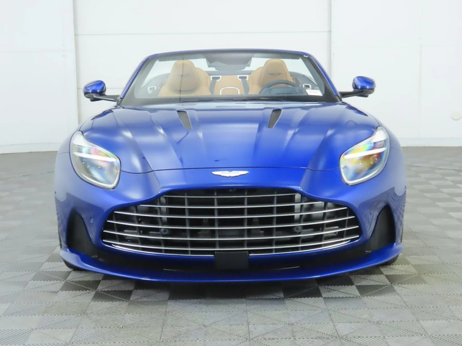 mph001_1375327916_used_2026_aston_martin_db12_volante_8119_23037586_2_1024_7e07f42c9e