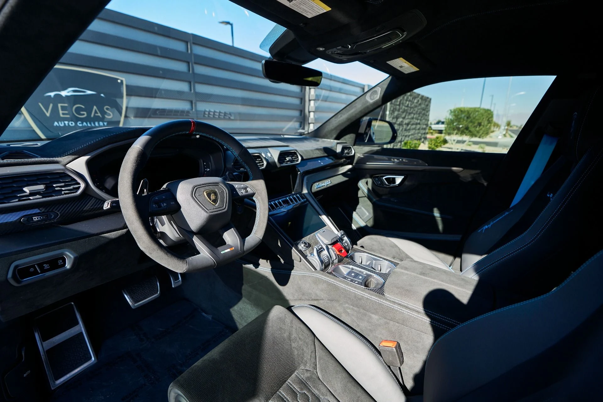 mph001_1381773486_Used_2024_Lamborghini_Urus_Performante_1764957560_51ad1cc5bf