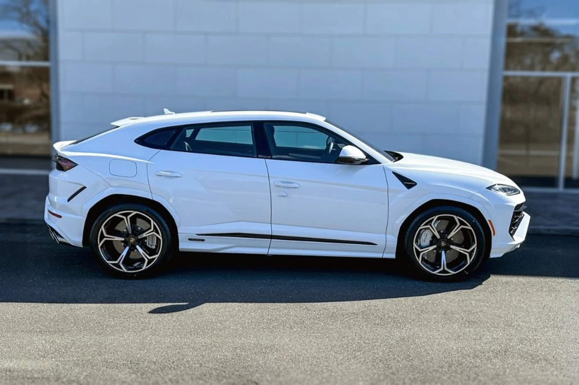 mph001_1385808307_New_2026_Lamborghini_Urus_SE_1773931897_8bbb255761