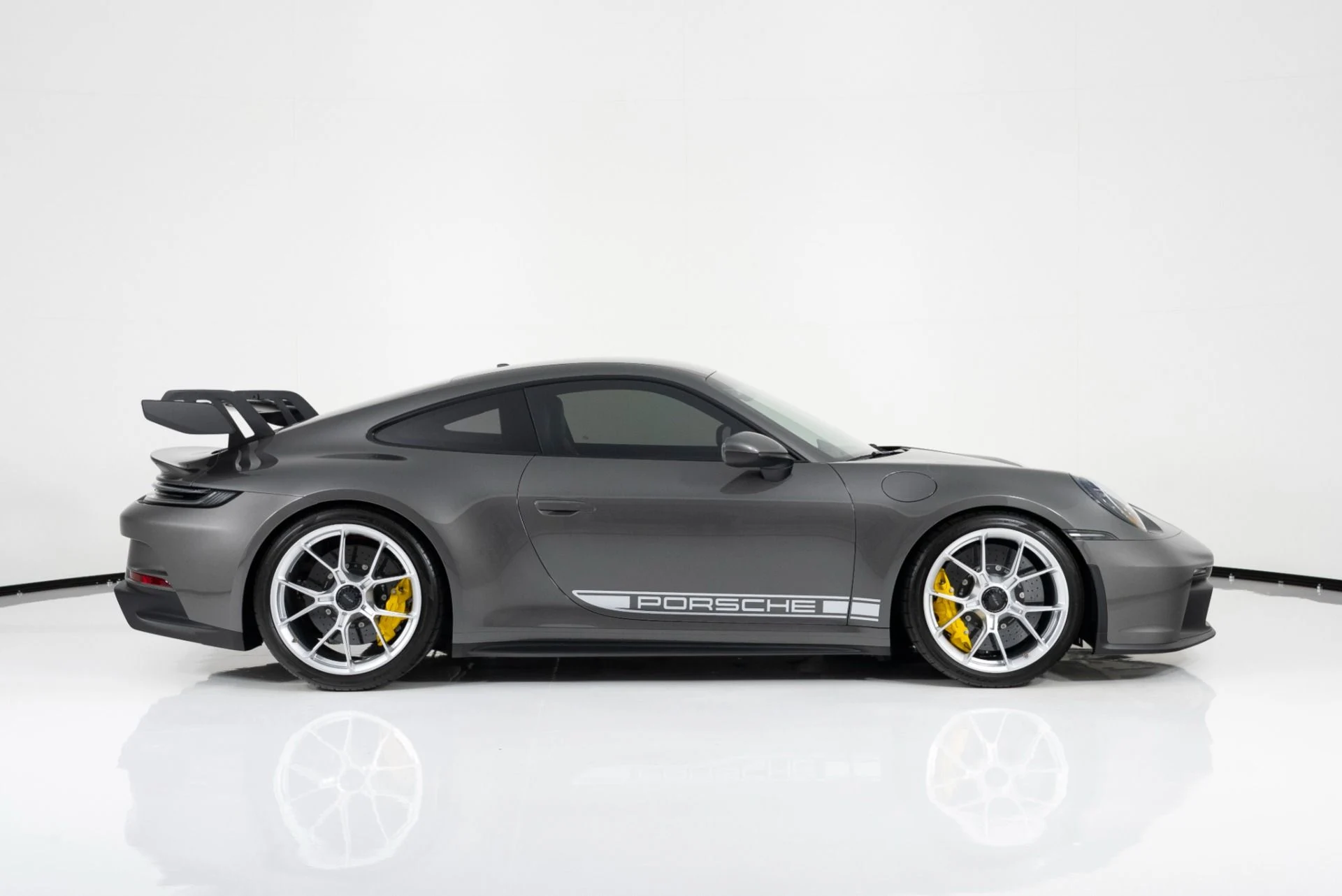 mph001_1388136149_Used_2024_Porsche_911_GT_3_1756329467_6c2495b5b4
