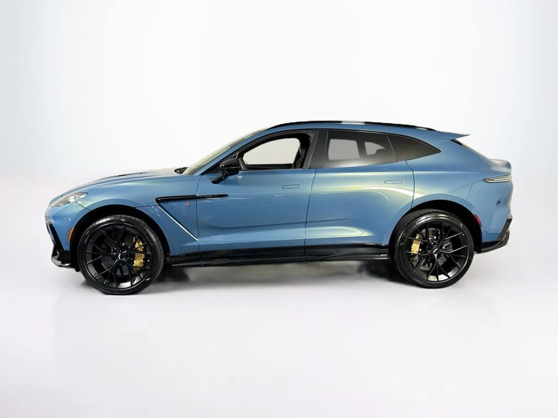 mph001_1388213746_new_2026_aston_martin_dbx_sawd_11350_23059220_2_1024_61db657a2f