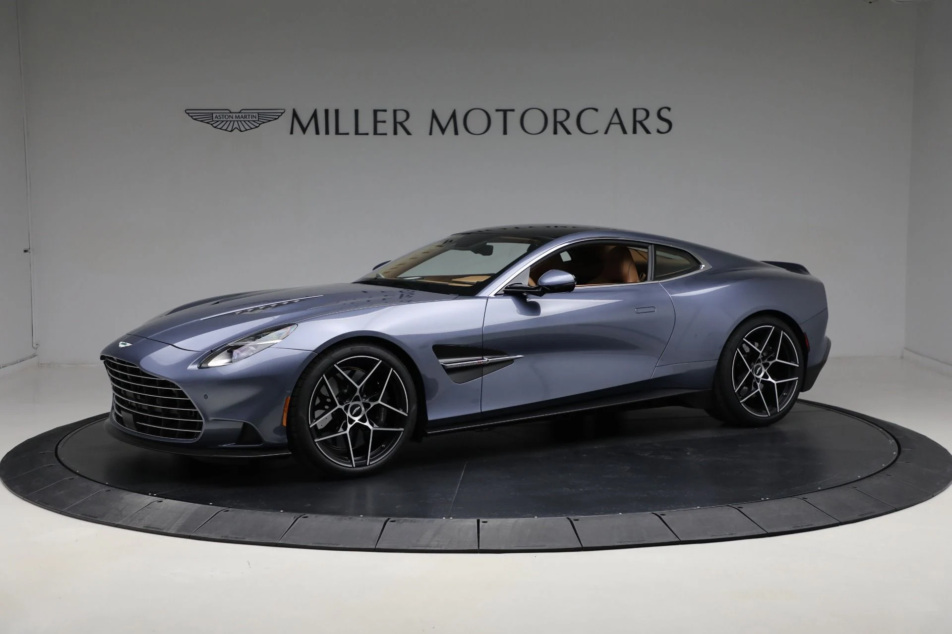 mph001_1405496925_New_2025_Aston_Martin_Vanquish_1738262242_216bd409b7