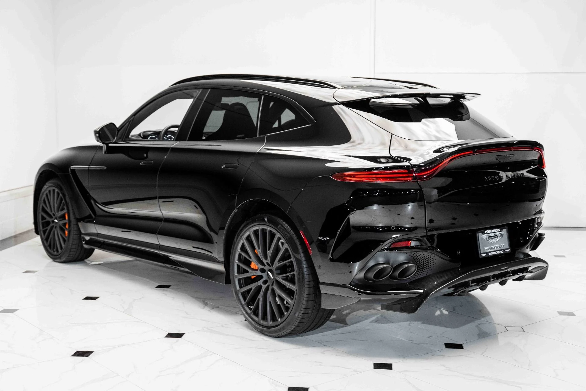 mph001_1415368333_Used_2023_Aston_Martin_DBX_707_1729954912_734e814a74