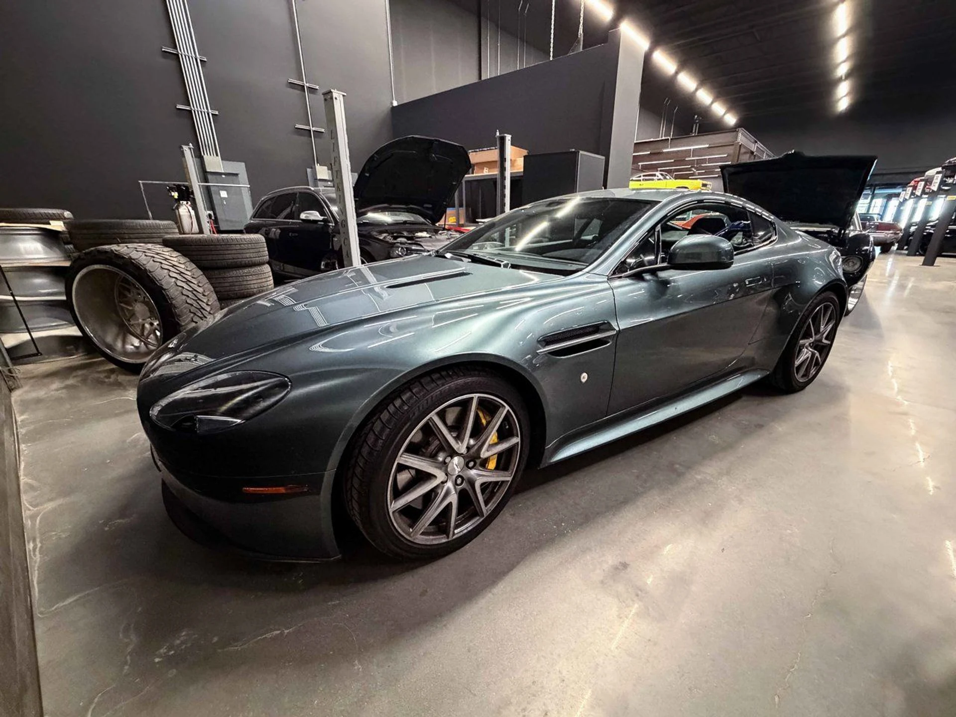 mph001_1415743234_aston_martin_v8_vantage_2015_f9fb35d53d