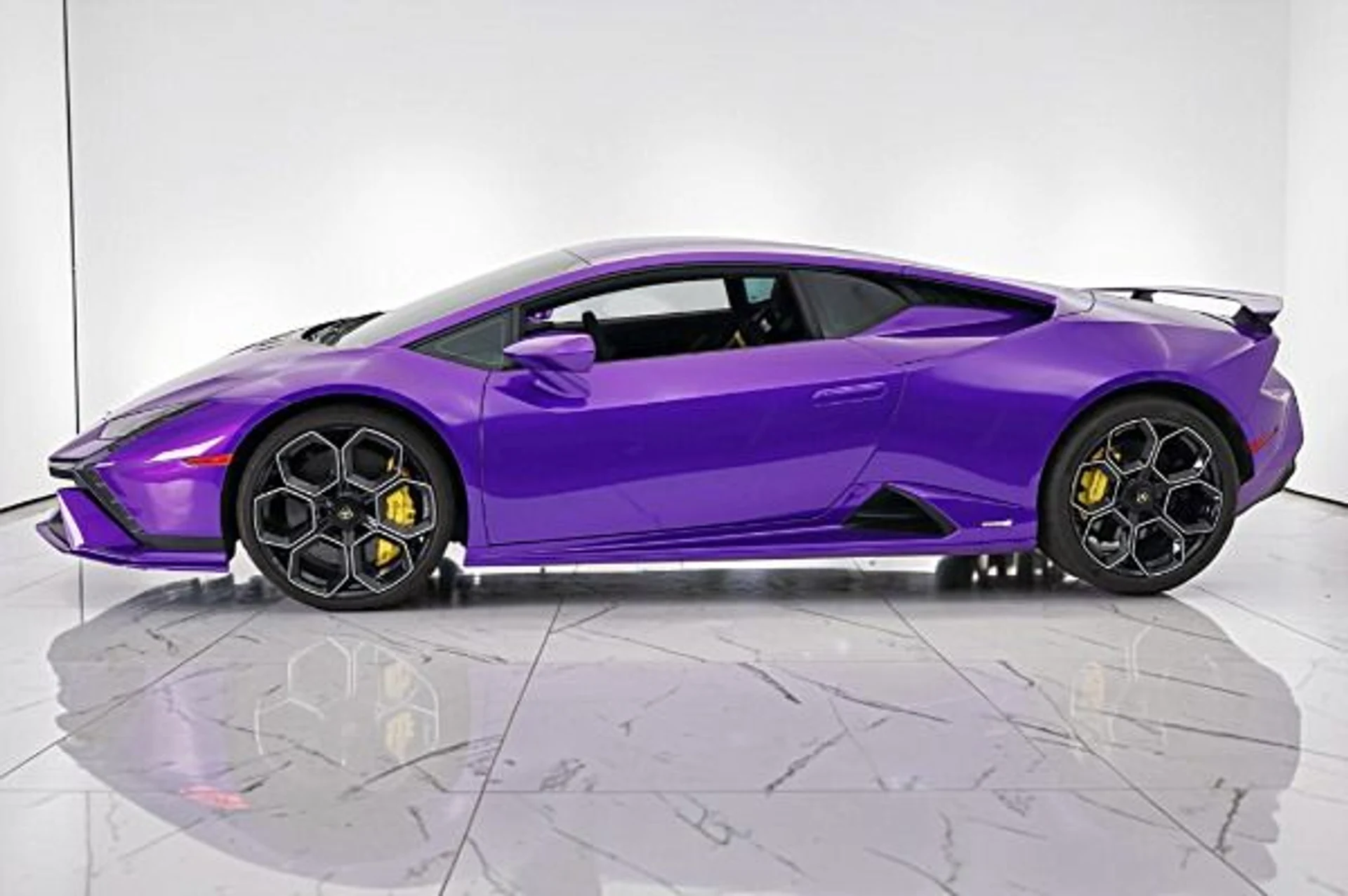 mph001_1419385914_Used_2024_Lamborghini_Huracan_Tecnica_LEASE_OPTIONS_AVAILABLE_45430d7583