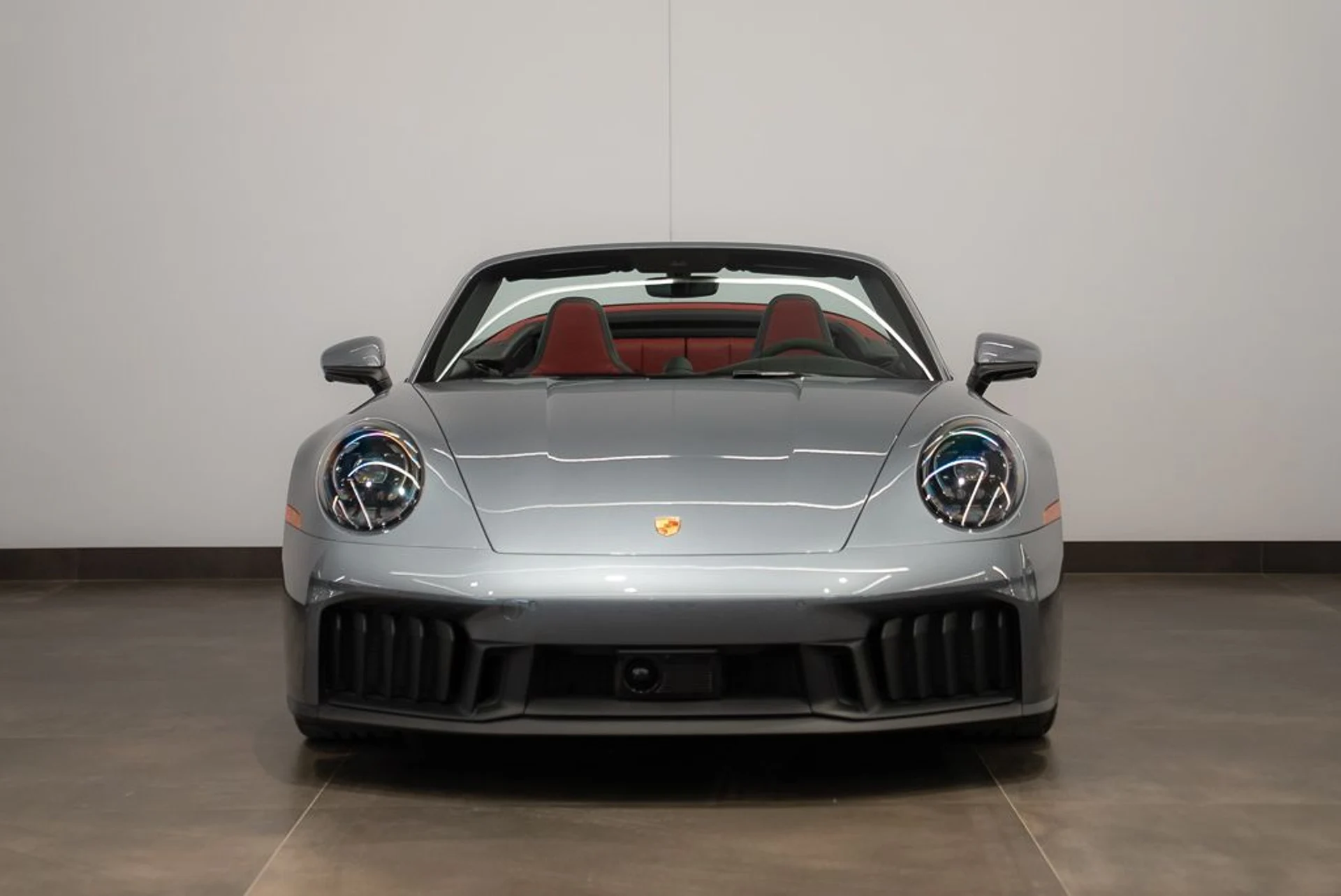 mph001_1420399842_porsche_911_2025_jpg_v_1776180195_caffc2d16f