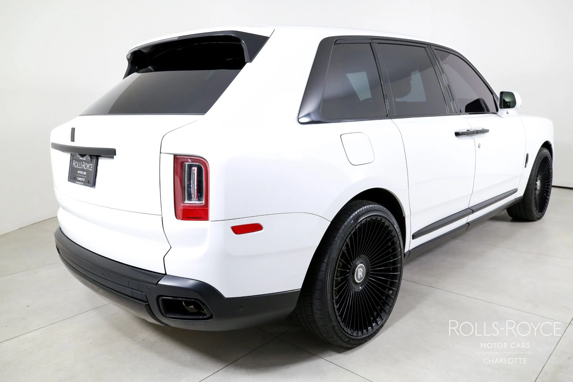 mph001_1426251609_Used_2019_Rolls_Royce_Cullinan_1753469692_8ffaee9b9b