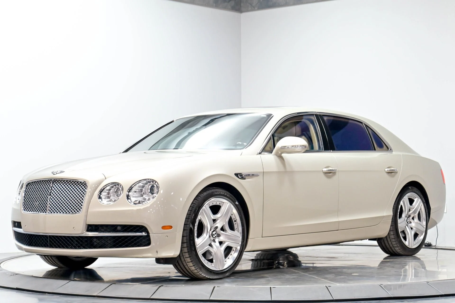 mph001_1445359556_Used_2015_Bentley_Flying_Spur_W12_1781648988_3b919c983e