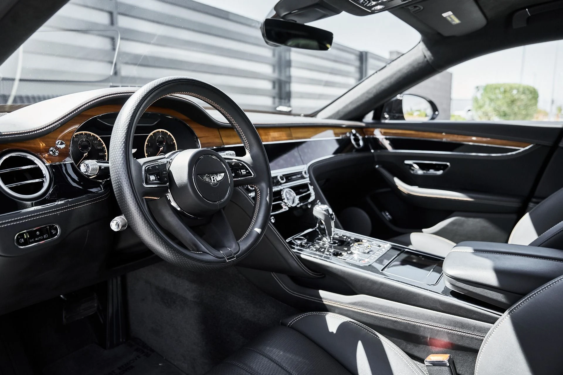 mph001_1455807619_Used_2024_Bentley_Flying_Spur_1782150620_6a3ed541af
