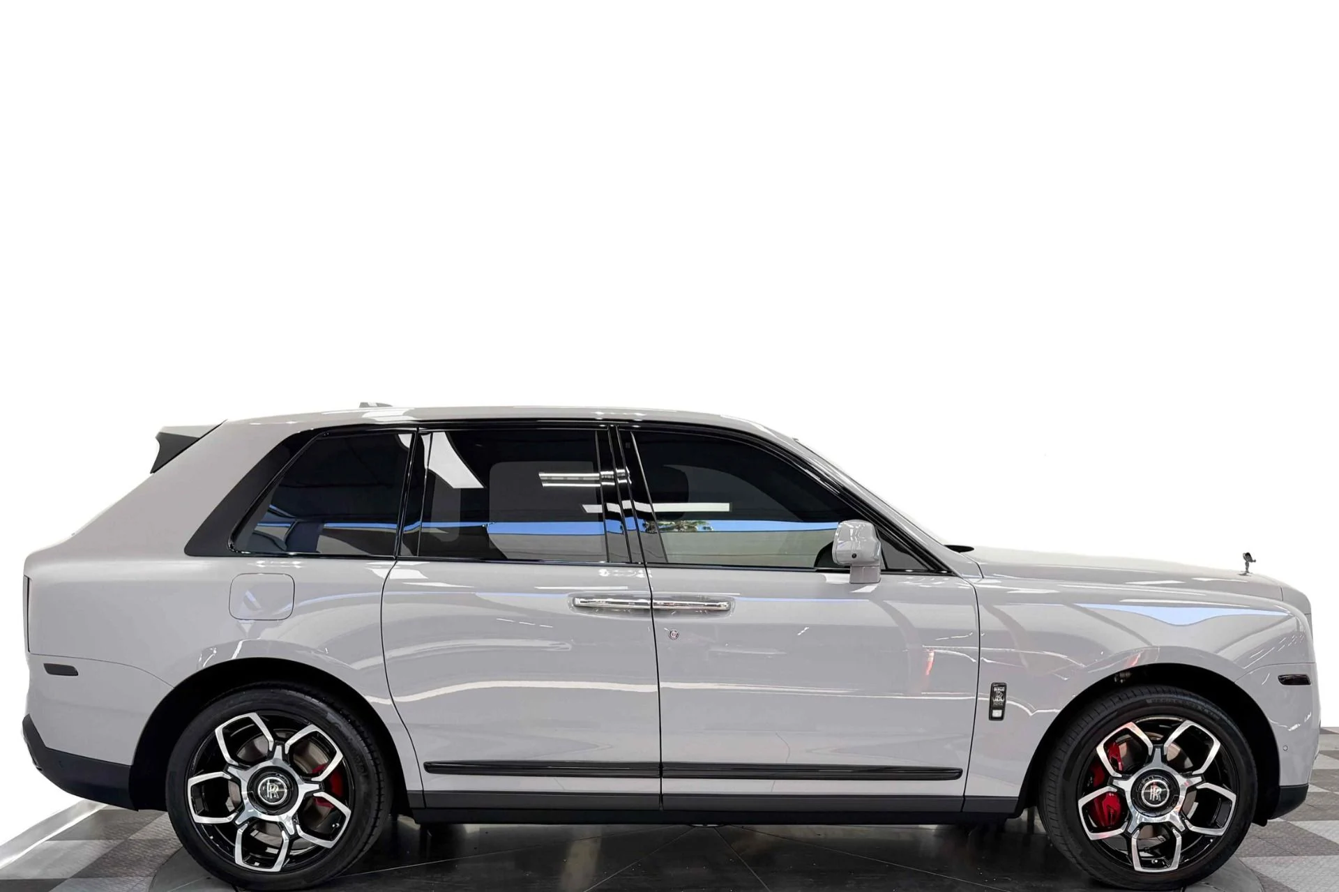 mph001_1456585273_Used_2024_Rolls_Royce_Cullinan_Black_Badge_Immersive_Rear_Seating_Rear_Theatre_Configuration_1782147217_e2b5244974