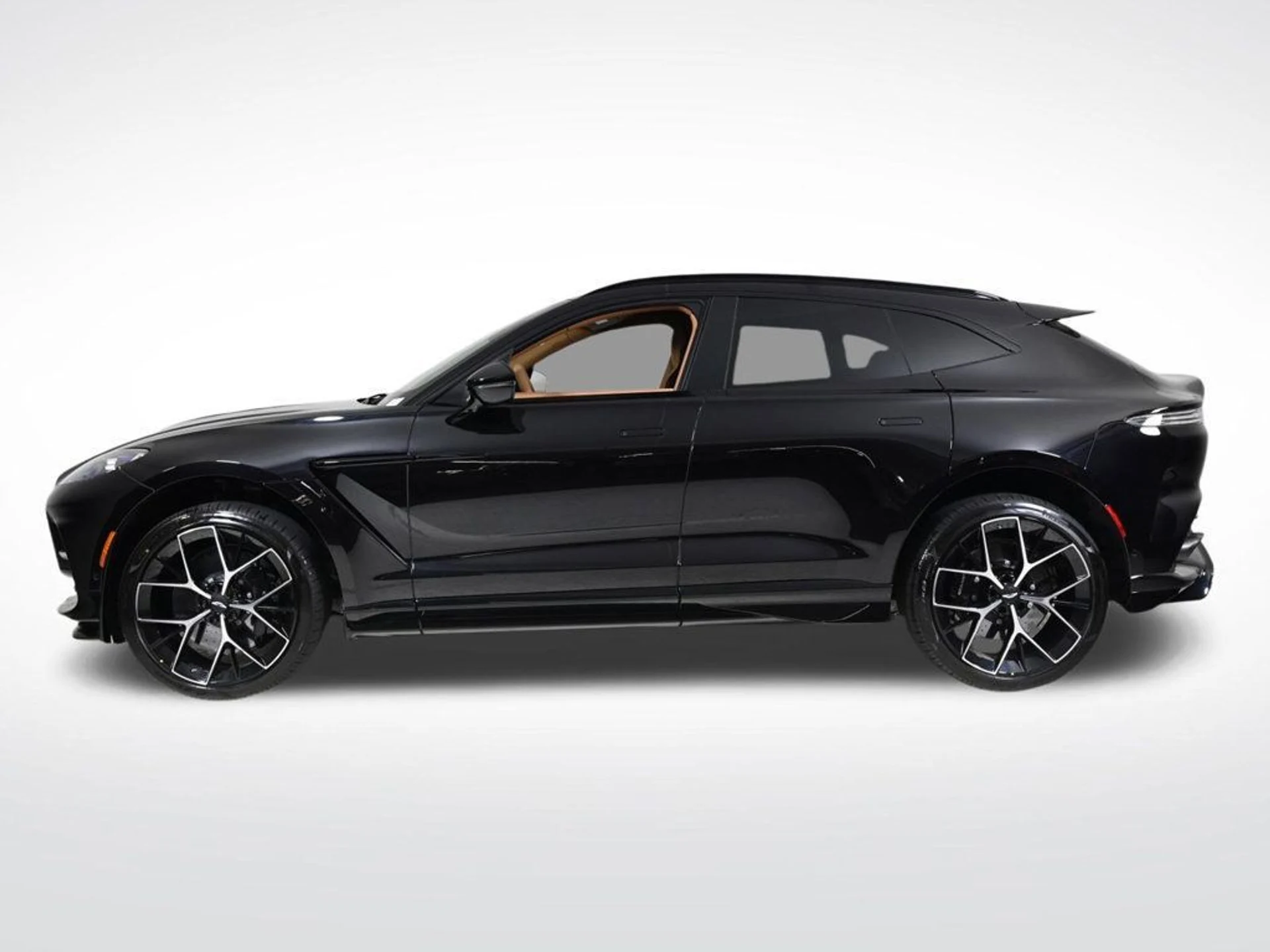 mph001_1472781124_new_2026_aston_martin_dbx_707awd_11350_22969436_2_1024_6547e7fd24