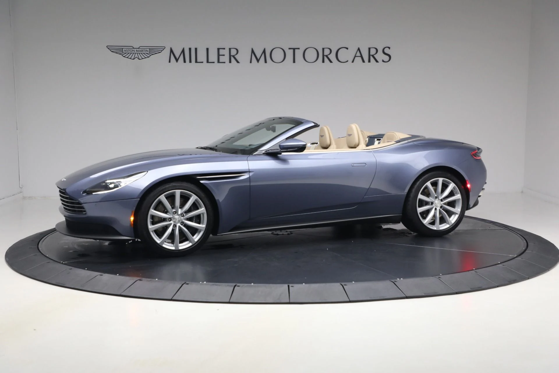 mph001_1474548436_Used_2022_Aston_Martin_DB_11_Volante_1787336556_cc80b6832c