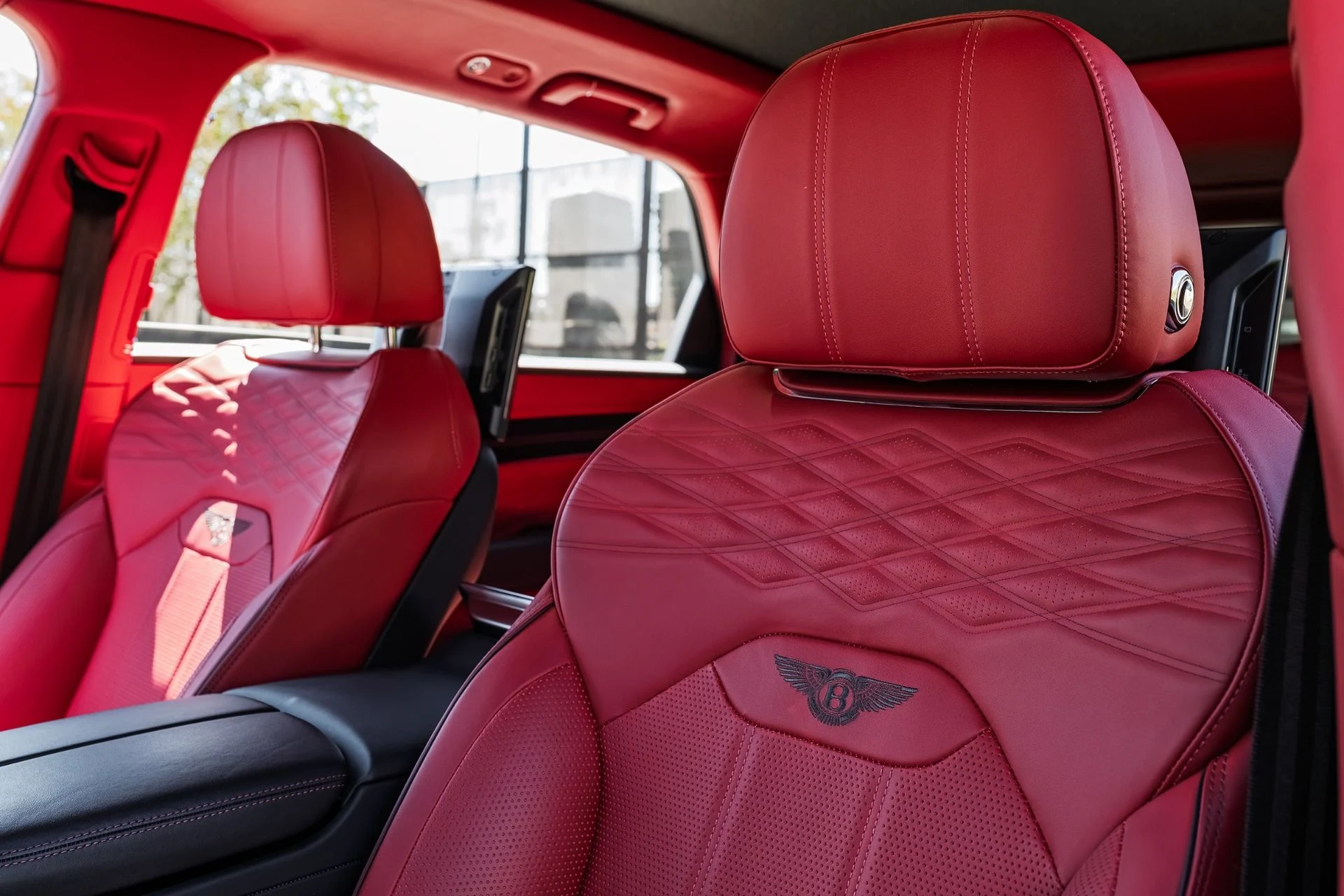 mph001_1489225430_Used_2023_Bentley_Bentayga_EWB_Azure_V8_1790986888_15fe8fb1eb