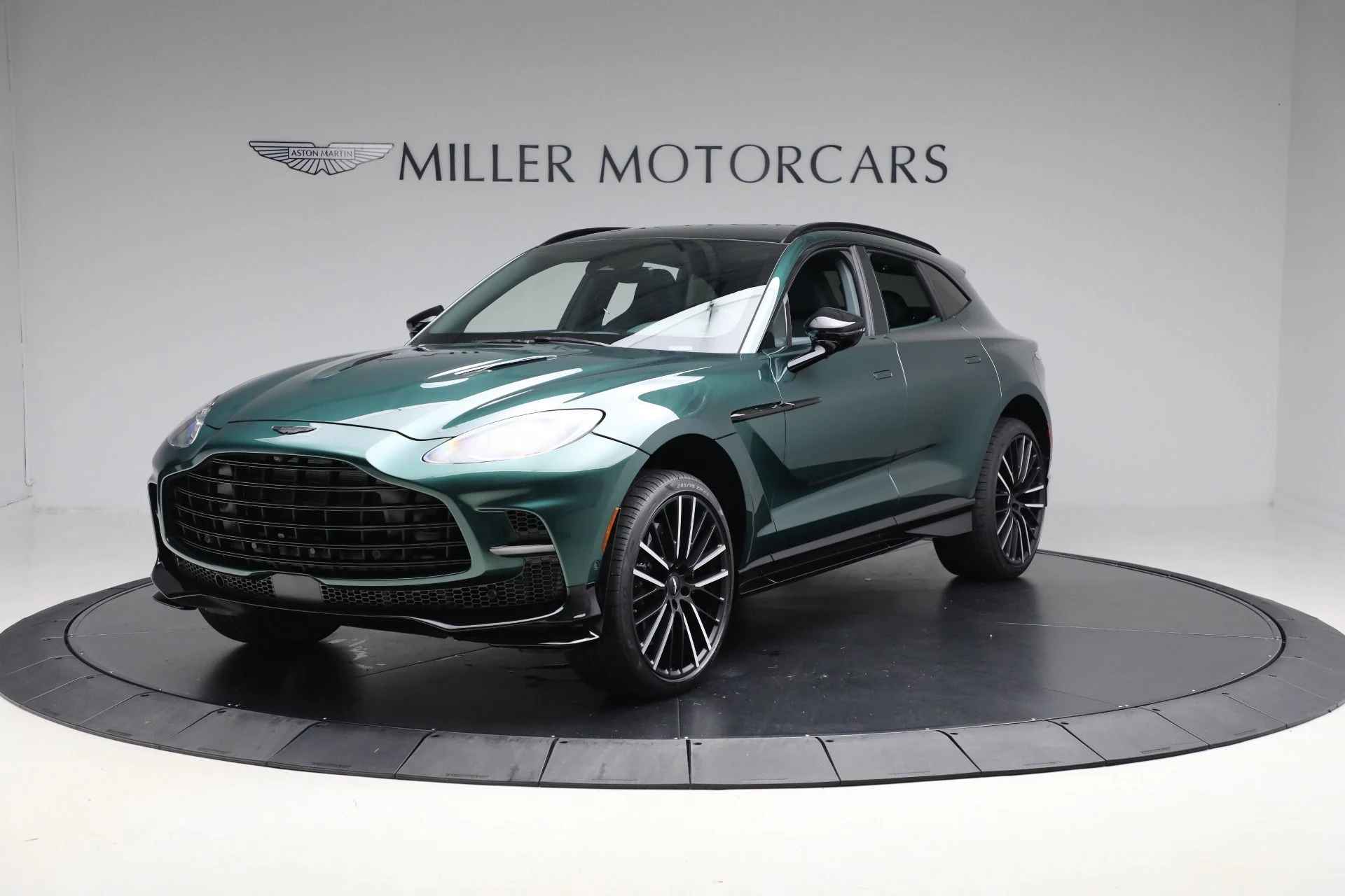 mph001_1505329256_New_2025_Aston_Martin_DBX_707_dc85d75837