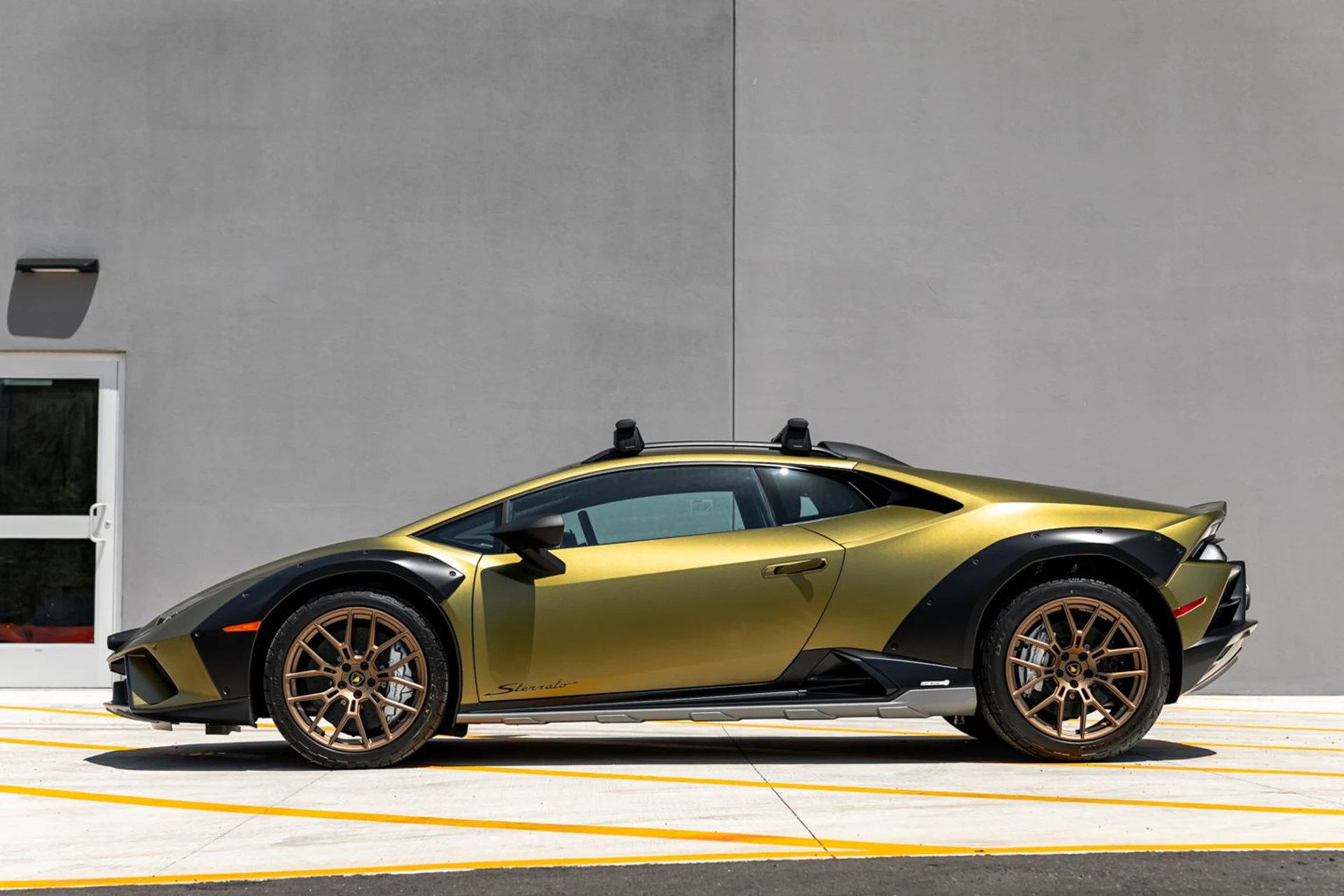 mph001_1520928520_Used_2024_Lamborghini_Huracan_Sterrato_5f4abbcefa