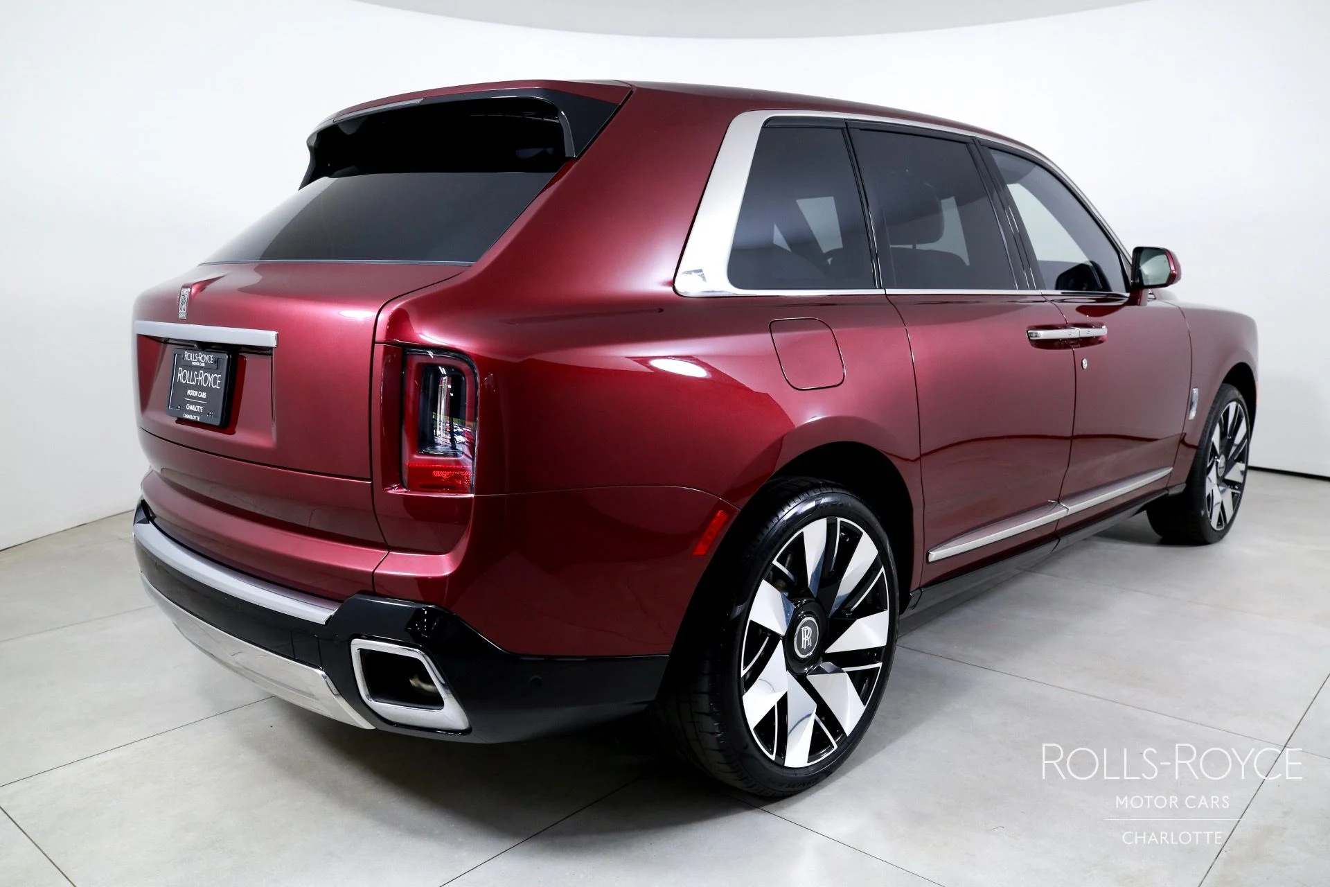 mph001_1521649547_Used_2025_Rolls_Royce_Cullinan_1757533744_b9e1a3b7d4