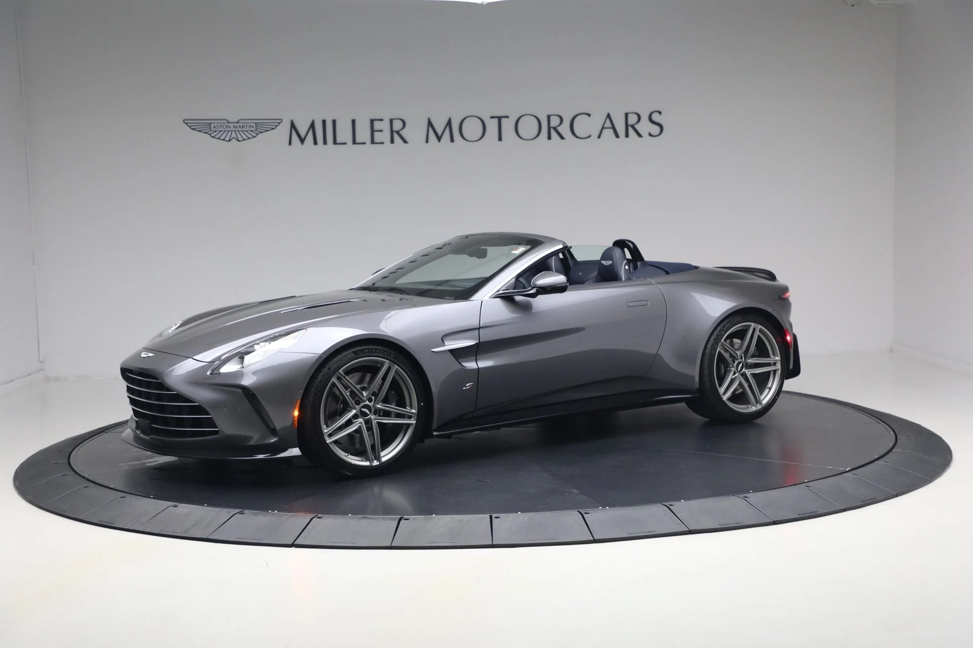 mph001_1526818192_New_2026_Aston_Martin_Vantage_S_Roadster_1786132821_4bf6c946d2