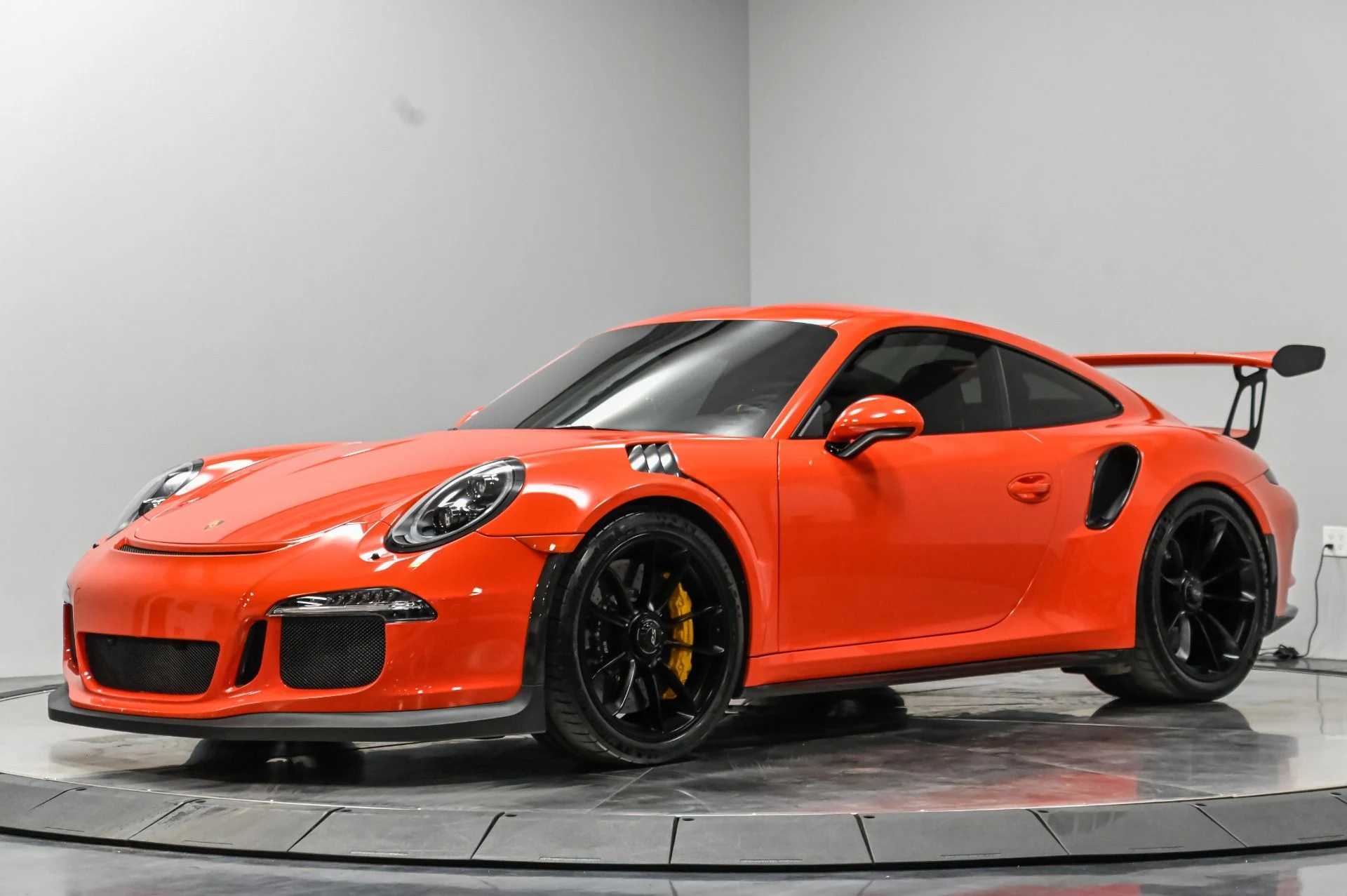 mph001_153474323_Used_2016_Porsche_911_GT_3_RS_1788411929_b9fb745096