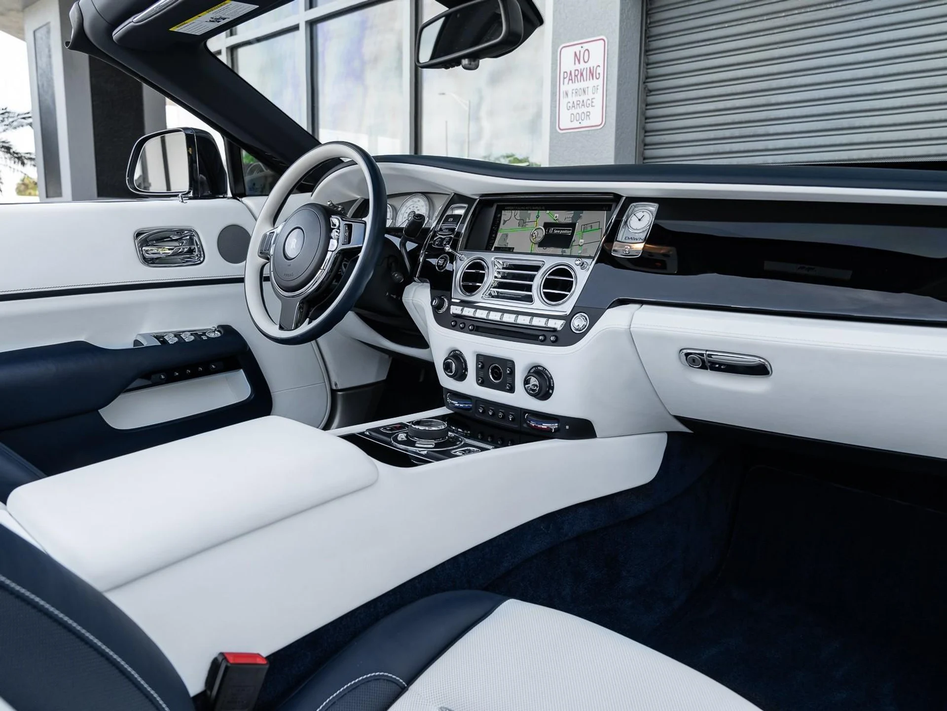 mph001_1534945481_Used_2018_Rolls_Royce_Dawn_Convertible_1764360412_caf1480c3b