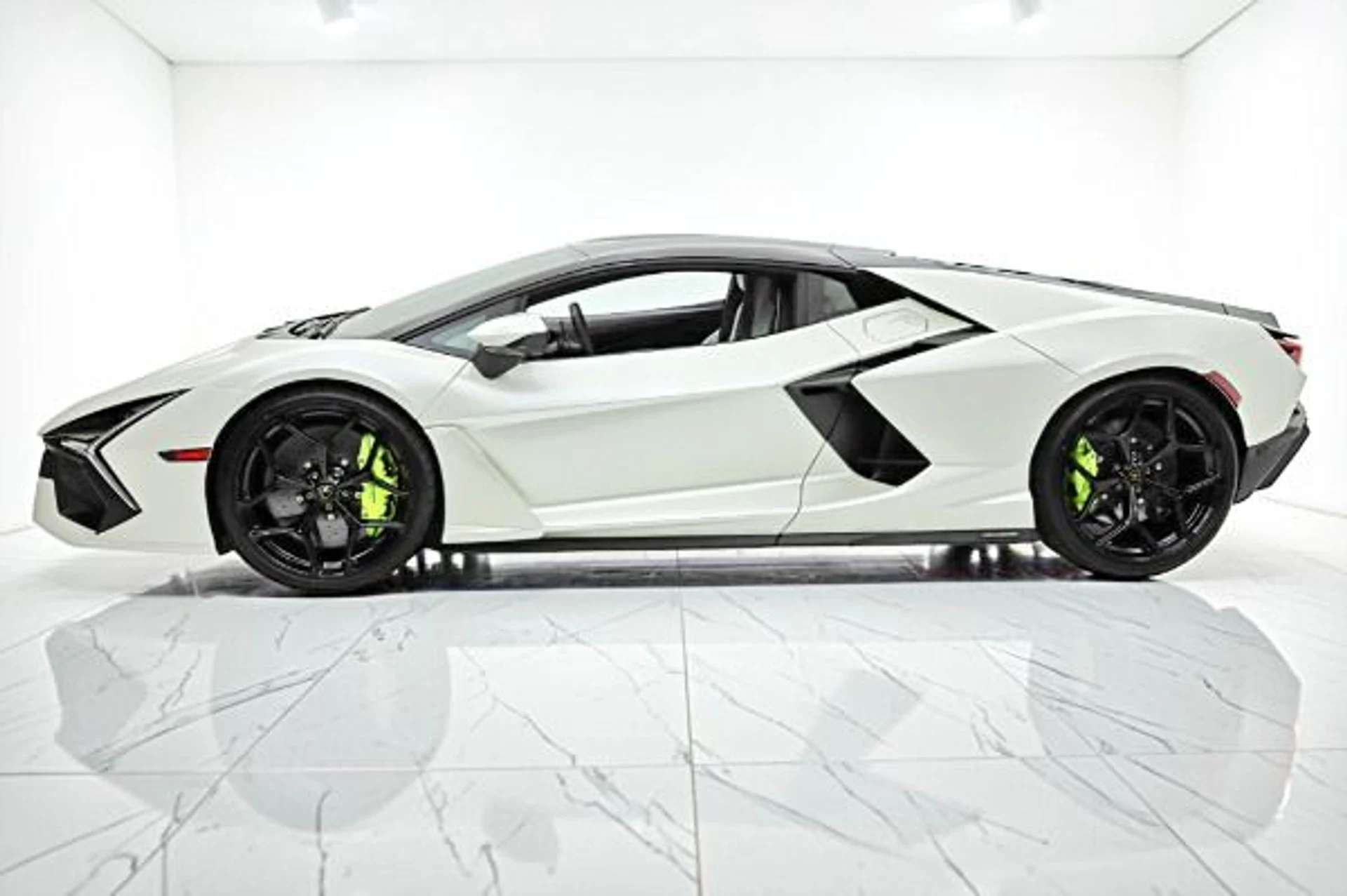 mph001_1541907410_New_2026_Lamborghini_Revuelto_c02daa5a54