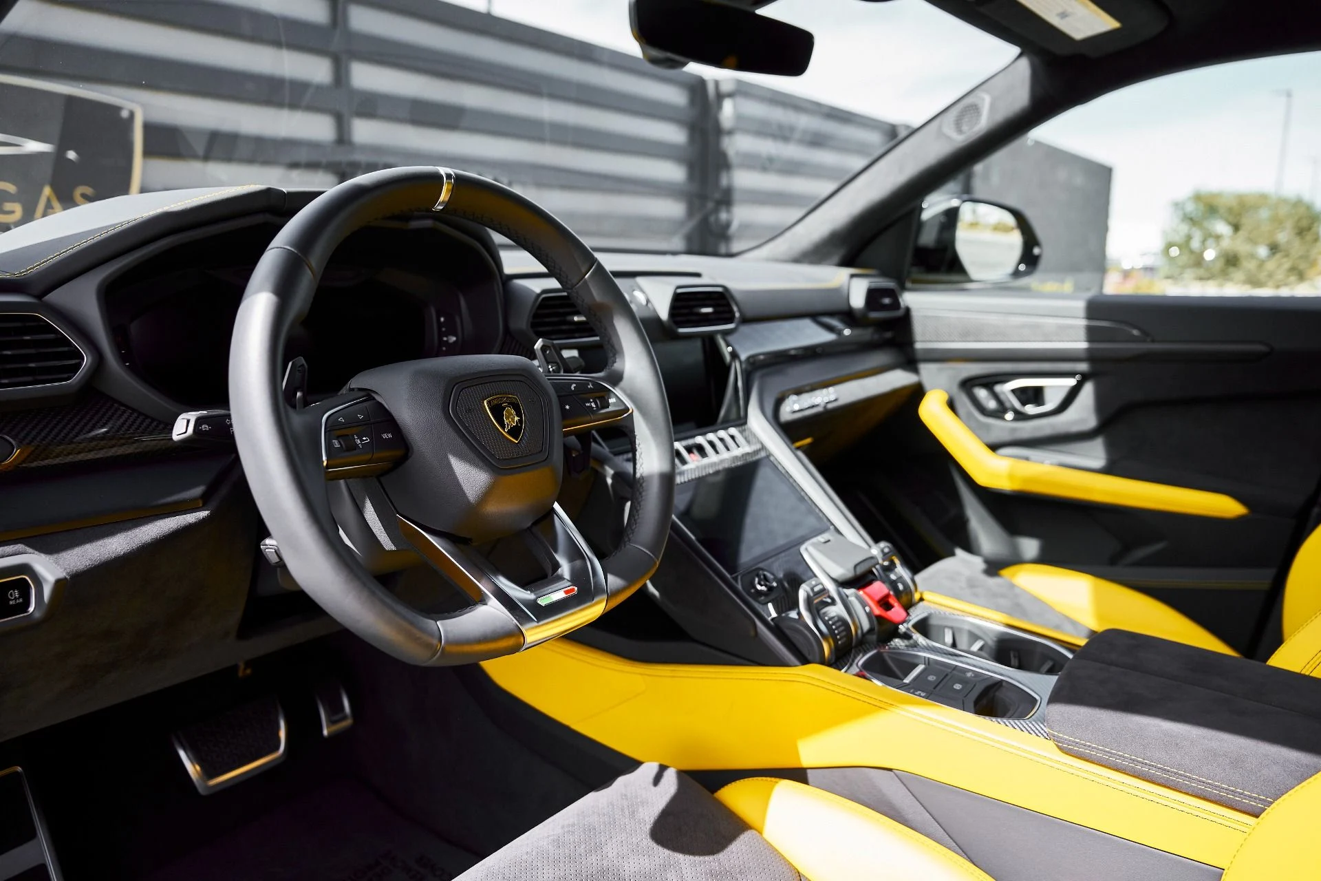 mph001_1548645785_Used_2021_Lamborghini_Urus_Pearl_Capsule_1772843433_43ffbe1217