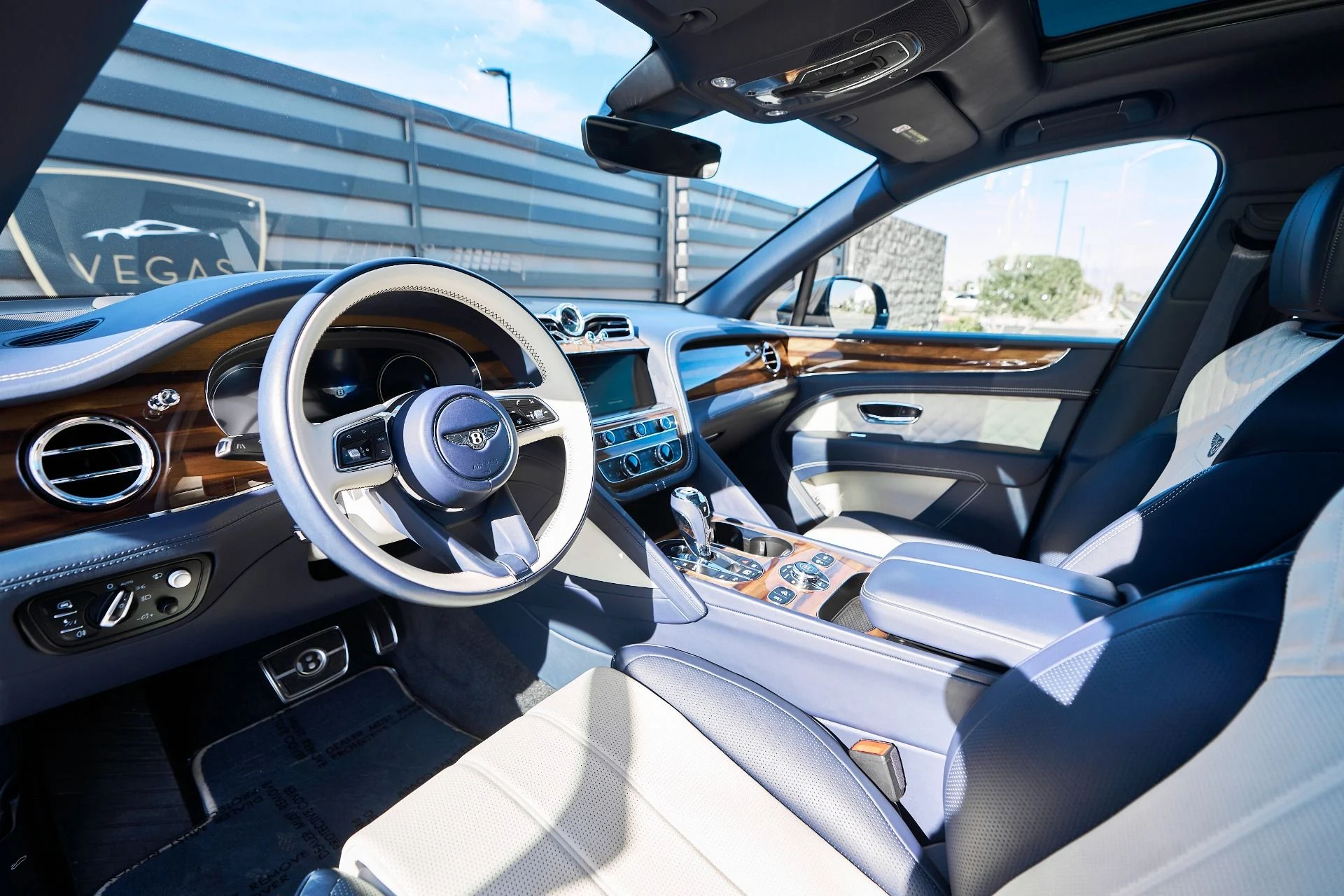 mph001_1548802048_Used_2021_Bentley_Bentayga_V8_1764208950_b012a2875a