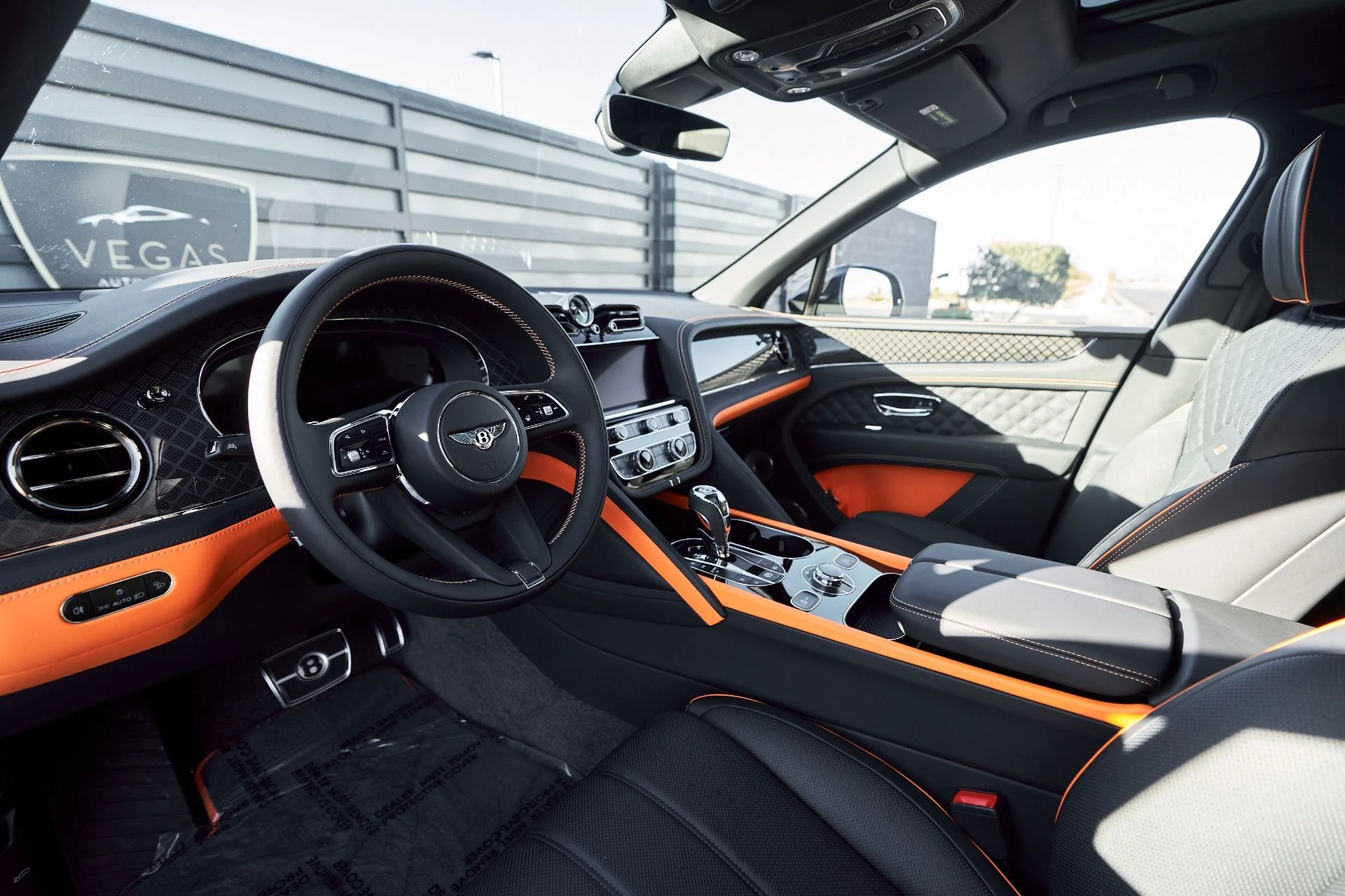 mph001_157051212_Used_2025_Bentley_Bentayga_S_Black_Edition_1764904137_cc030549db