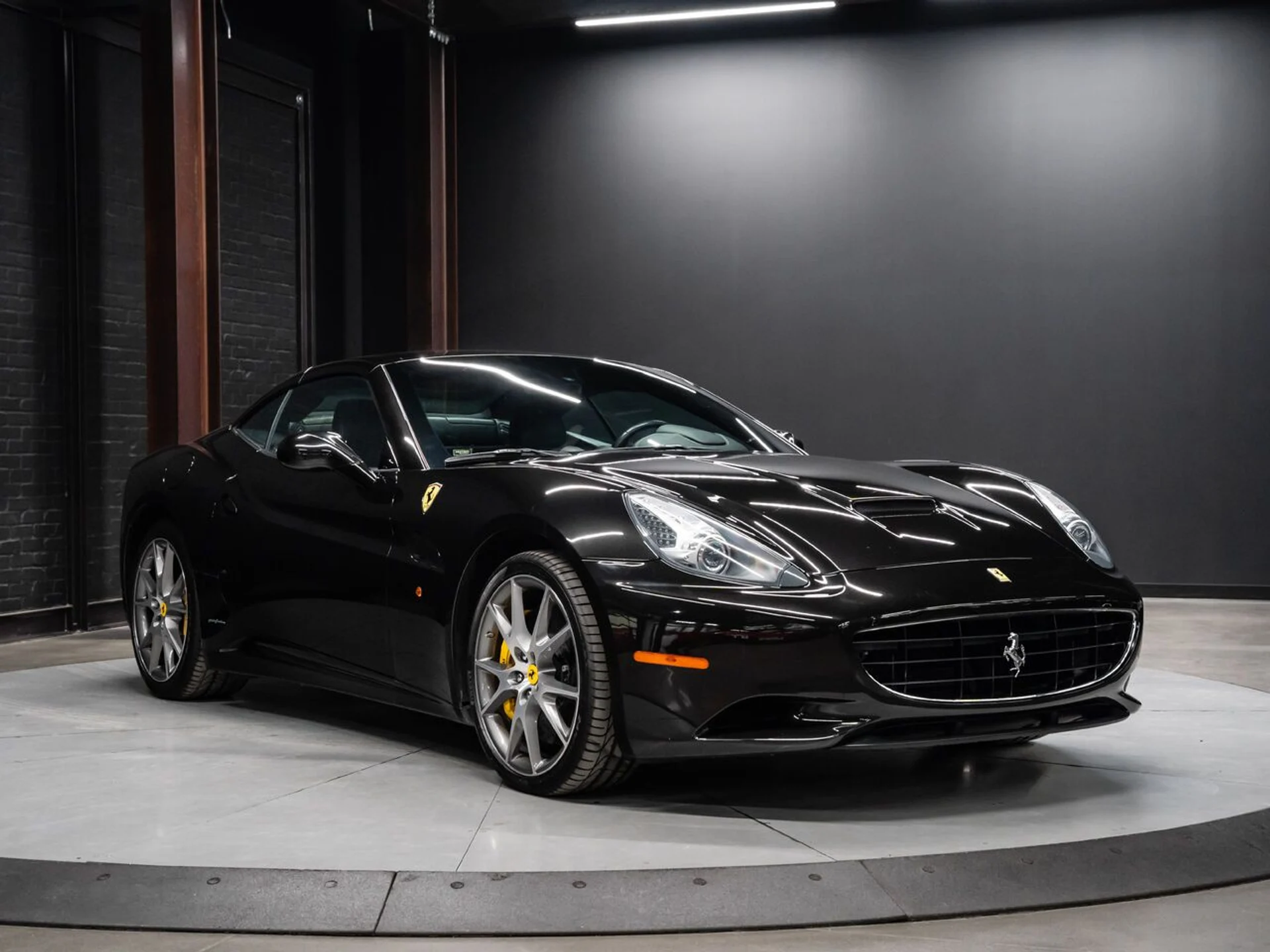 mph001_1571730090_ferrari_california_2011_58ef97baec