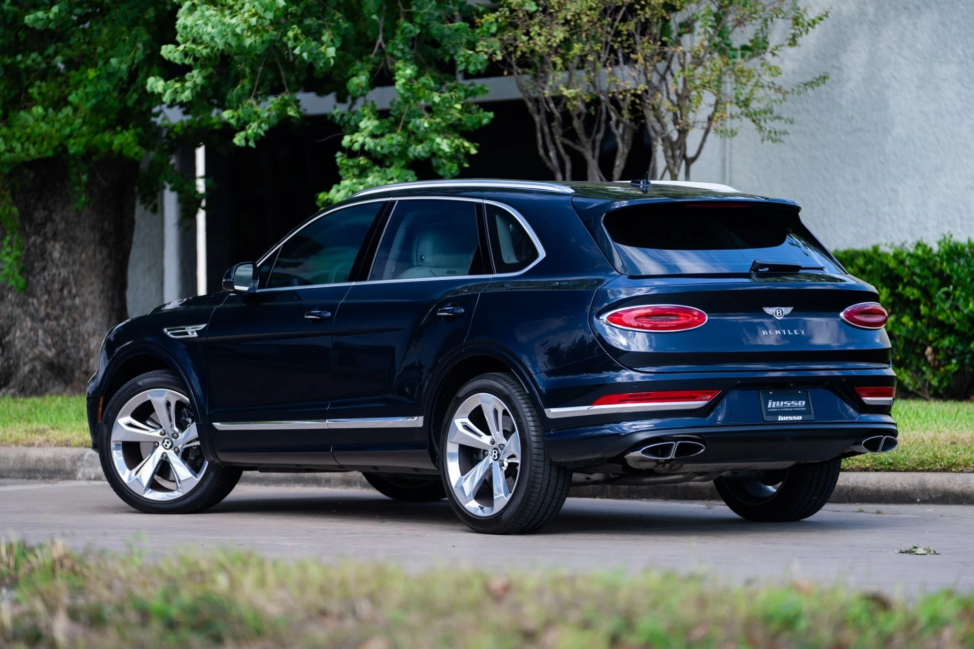 mph001_1611124031_Used_2024_Bentley_Bentayga_V8_1761672293_a3e734b446