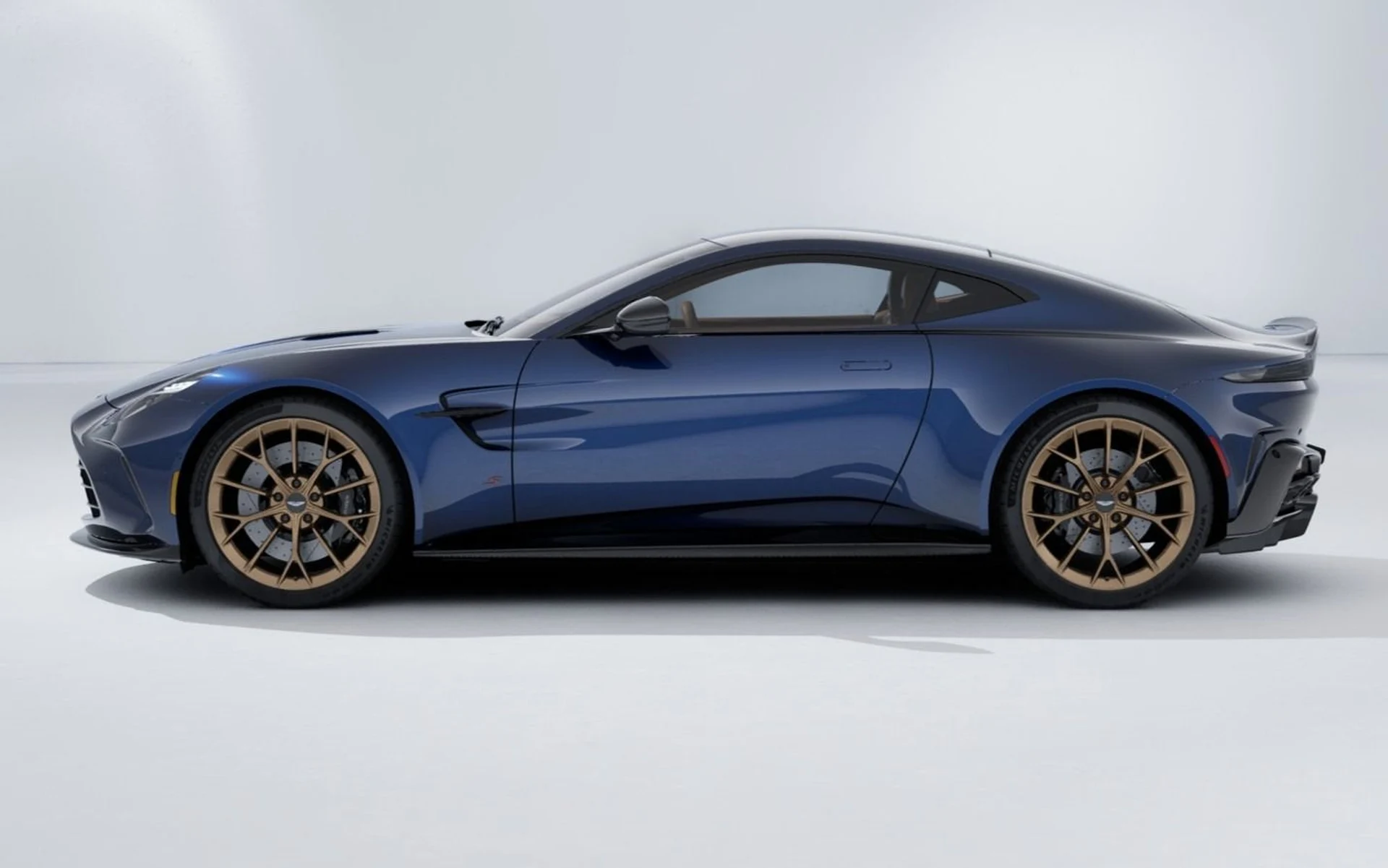 mph001_1615671920_New_2026_Aston_Martin_Vantage_S_1764436279_b0d71b6367
