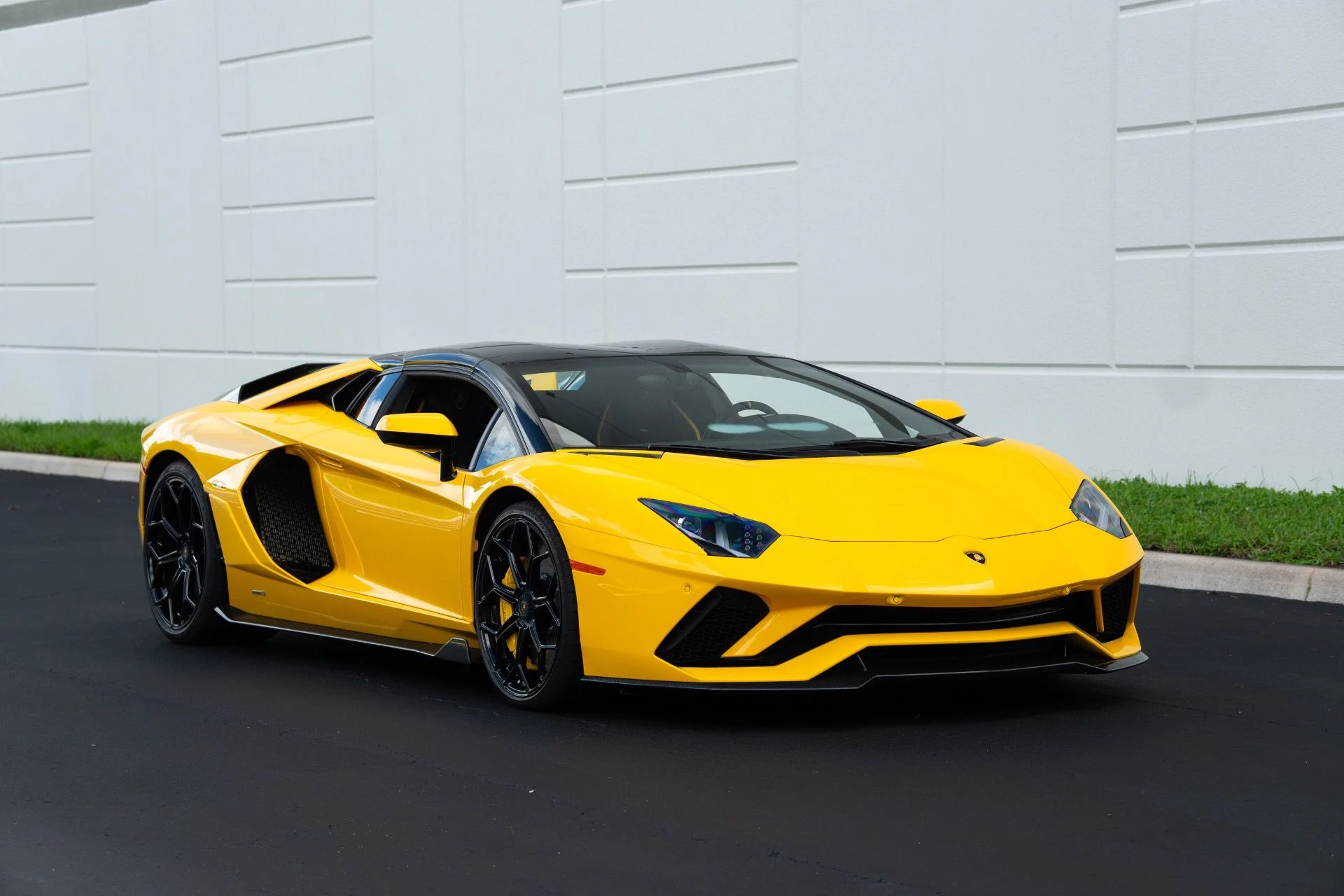 mph001_1644392258_Used_2022_Lamborghini_Aventador_LP_780_4_Ultimae_1757714109_e12dbed1c5
