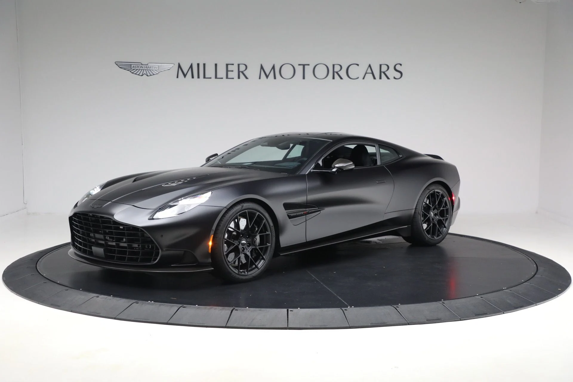 mph001_1653787465_Used_2025_Aston_Martin_Vanquish_057dfd0079