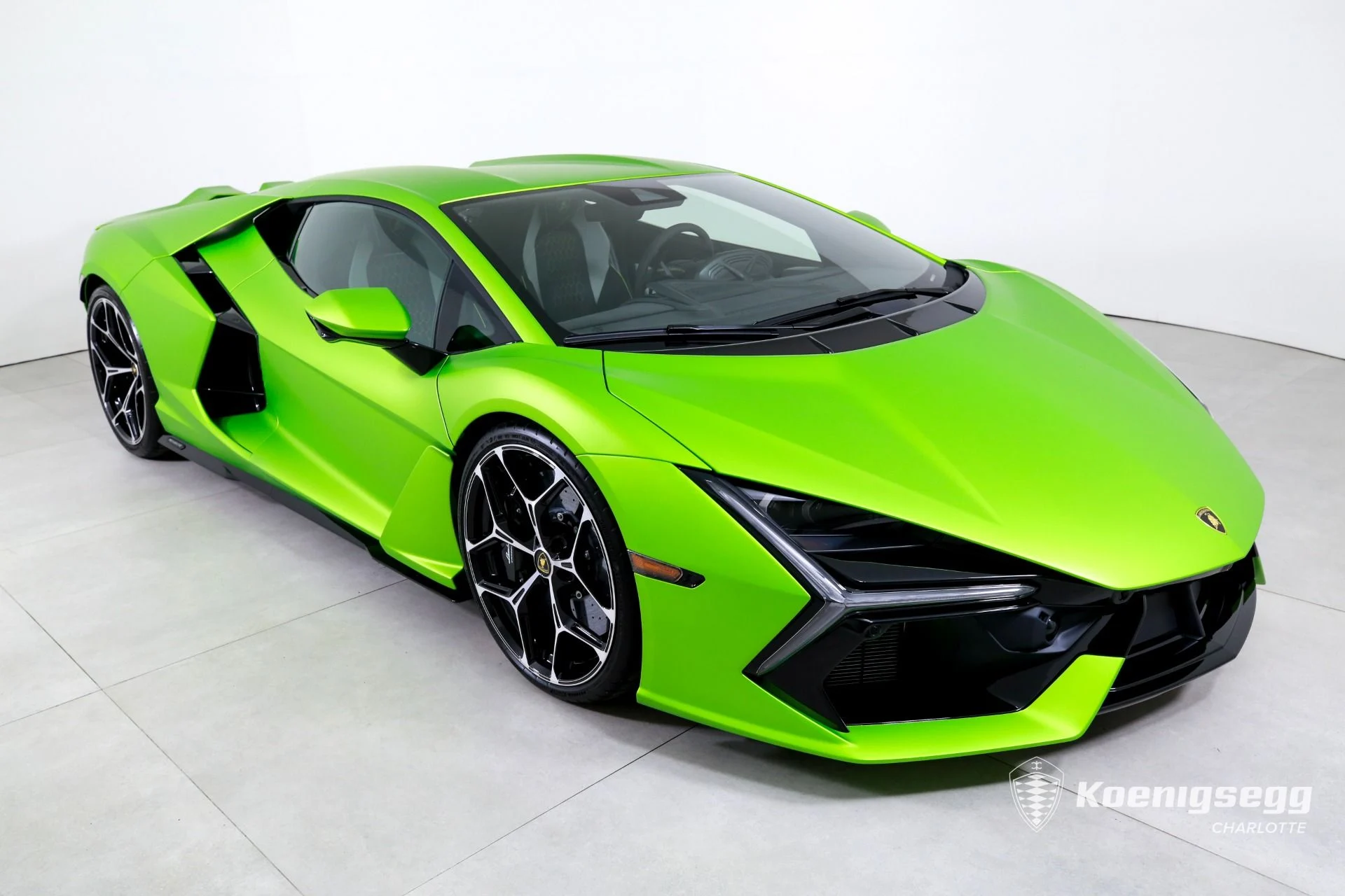 mph001_1661286632_Used_2024_Lamborghini_Revuelto_1774640393_7d0717e068
