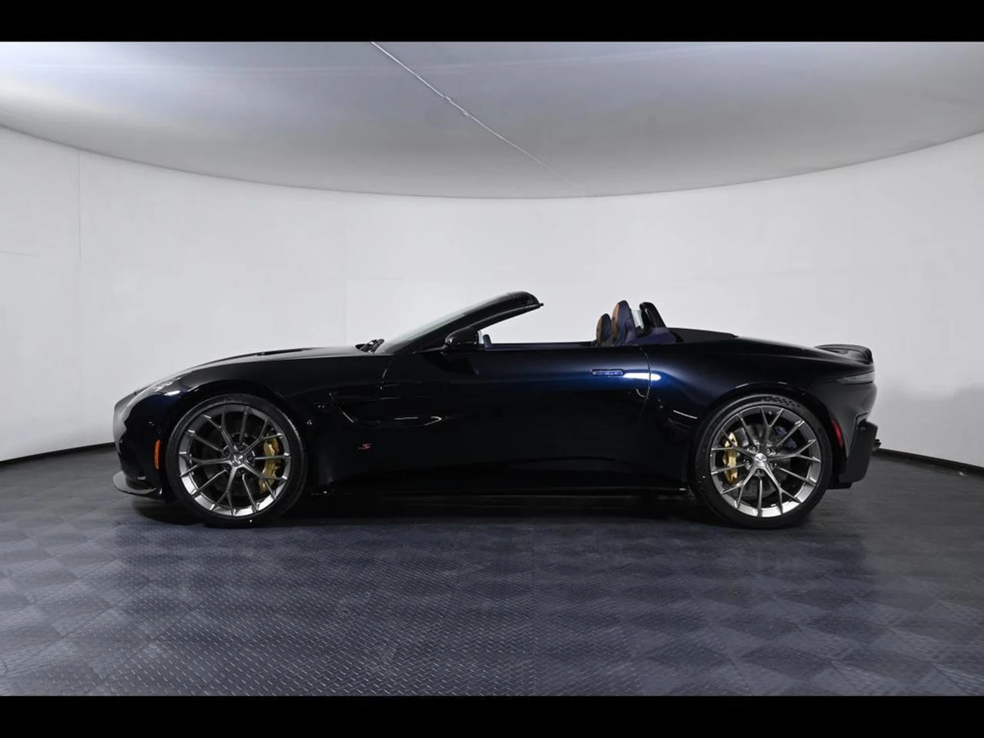 mph001_1671881749_new_2026_aston_martin_vantage_sroadster_11350_23075062_2_1024_c7563eda93