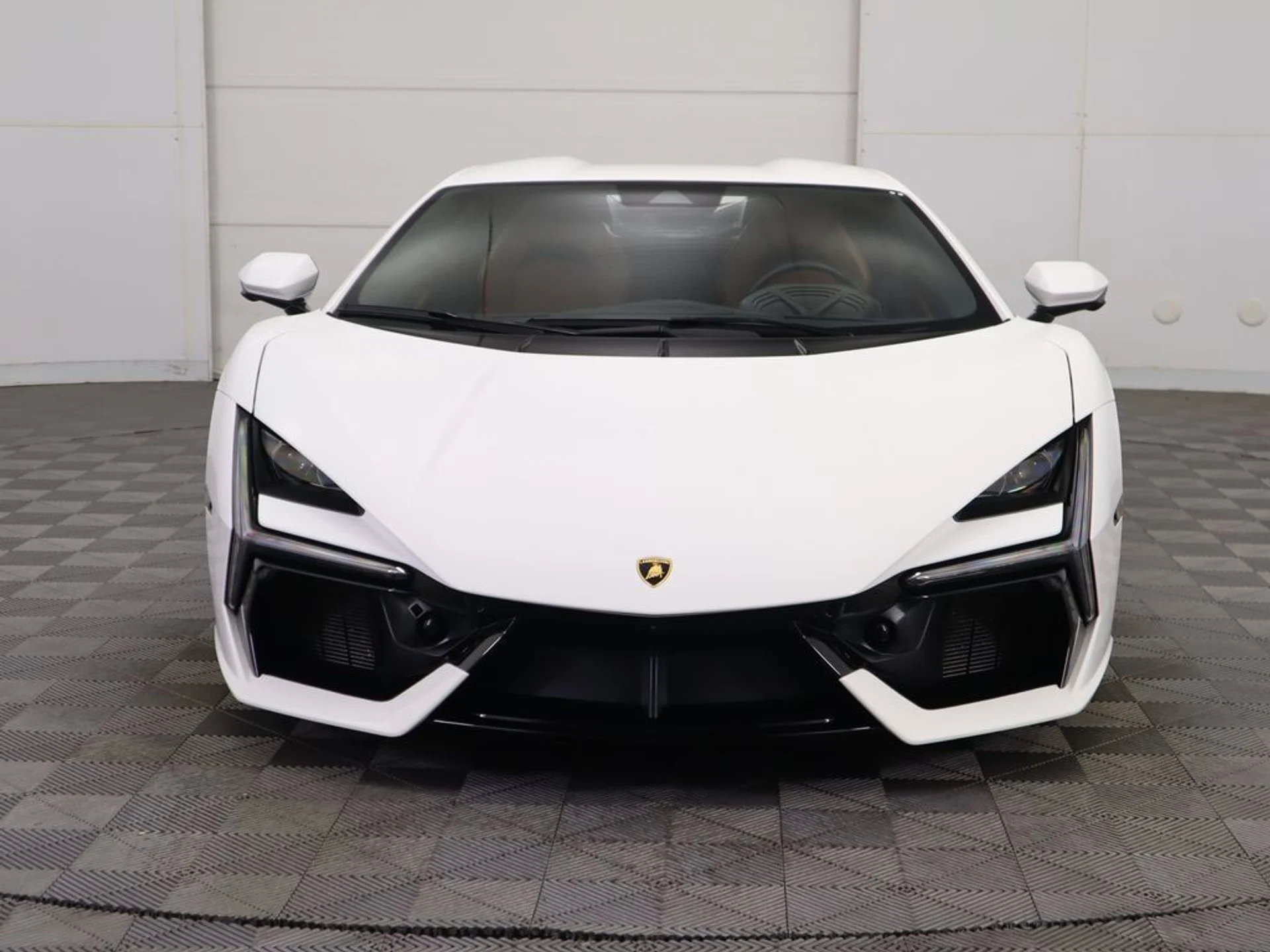 mph001_1677217307_used_2024_lamborghini_revuelto_coupe_8119_23017512_2_1024_3293dd2e28