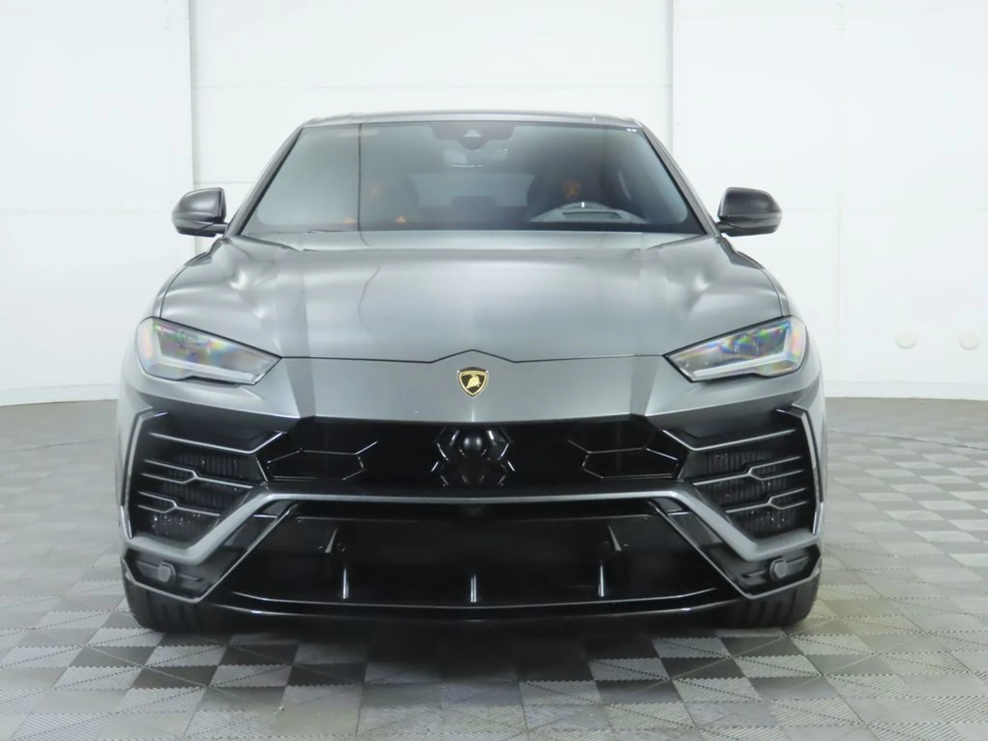 mph001_1683419129_used_2020_lamborghini_urus_awd_8119_22948232_2_1024_59e2eeae15
