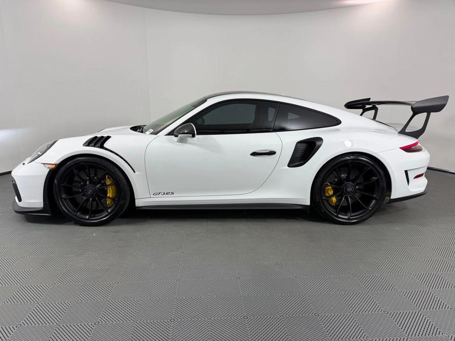 mph001_168618119_93po7h_GG_Ub_F_Rc_TLDO_5z3_Lb4s_Wc_189255ded5