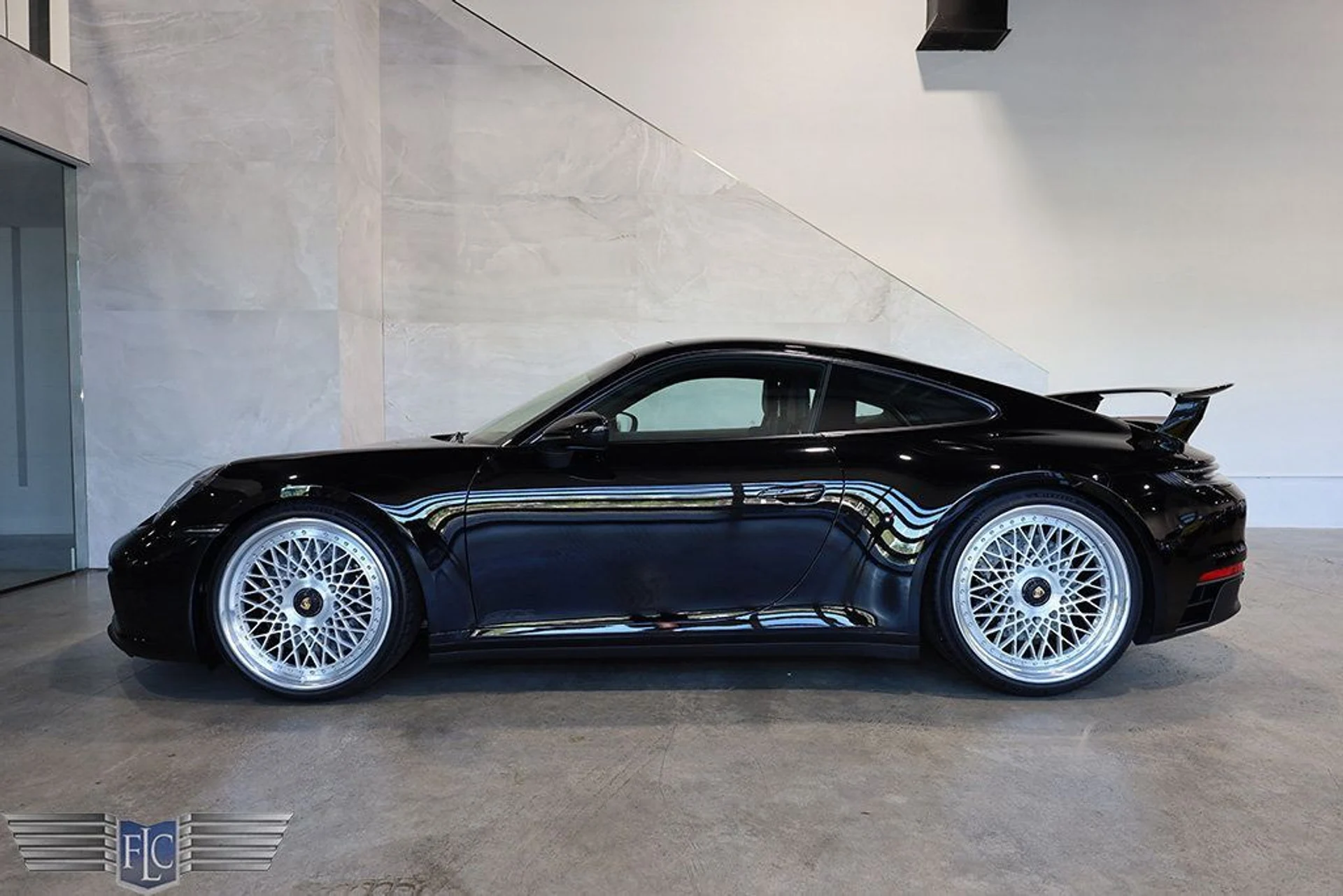 mph001_1687213073_used_2024_porsche_911_carreragtscoupemanual_9689_22931180_2_1024_b2a410df37