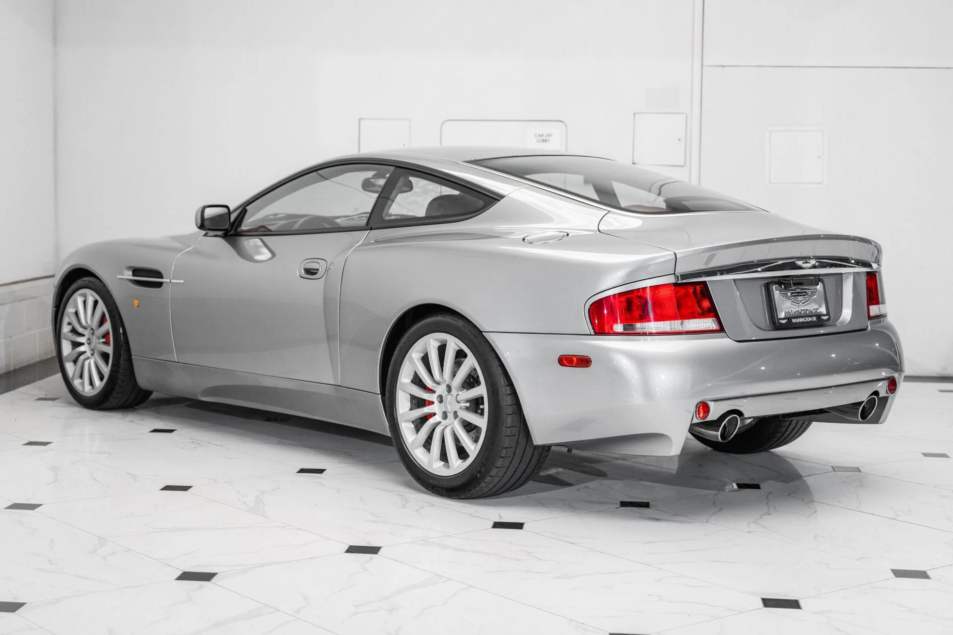 mph001_1687476981_Used_2002_Aston_Martin_Vanquish_V12_1750947116_0d51c39ae8