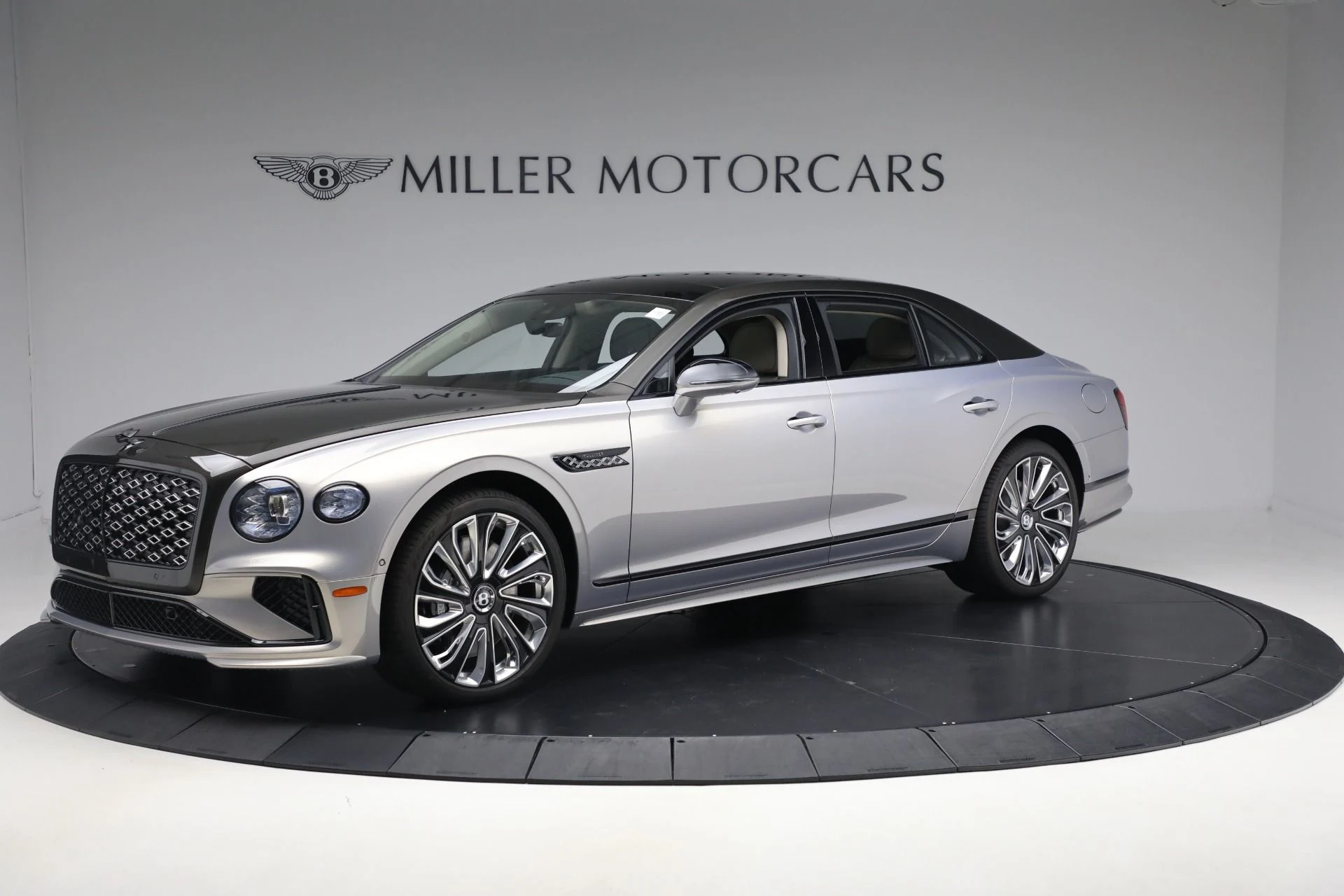 mph001_16904702_New_2025_Bentley_Flying_Spur_Mulliner_94c4308f47