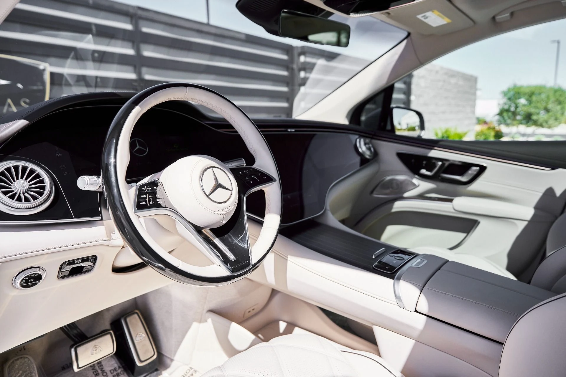 mph001_1692966007_Used_2025_Mercedes_Benz_EQS_Maybach_EQS_680_1773365752_e01f3ec7dd