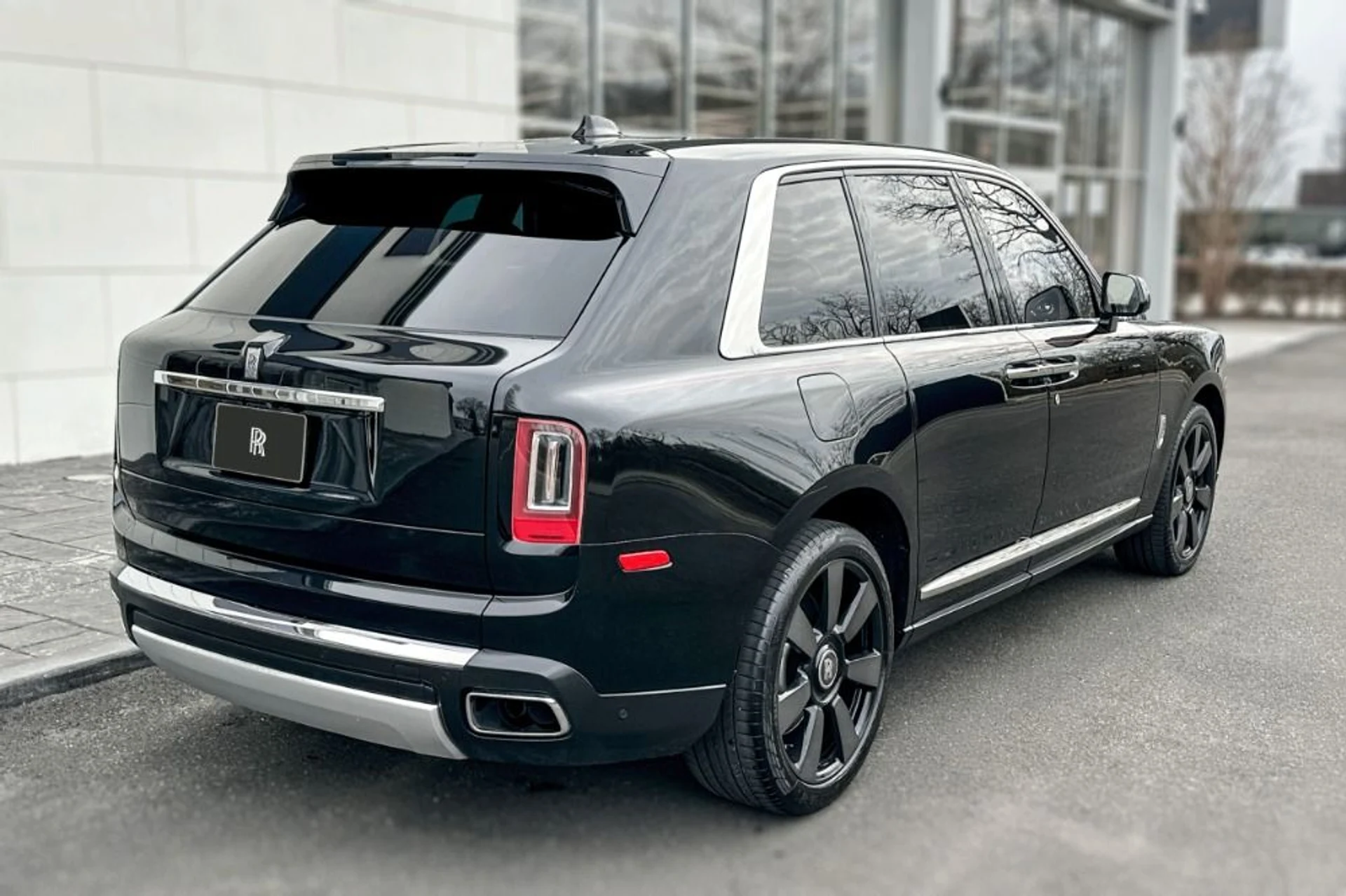 mph001_1696813165_Used_2020_Rolls_Royce_Cullinan_1768571704_49f8bbdff3