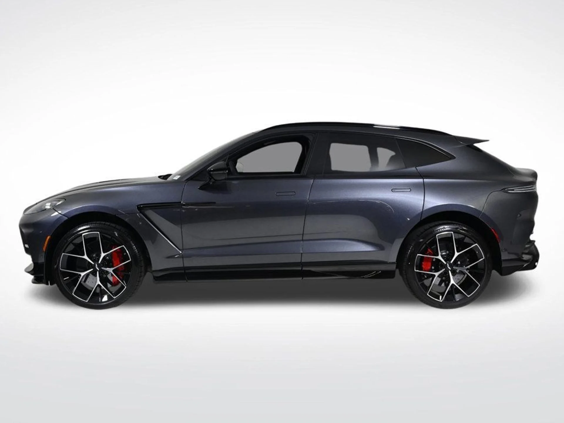 mph001_1700930163_new_2026_aston_martin_dbx_707awd_11350_22972758_2_1024_b326224d9d
