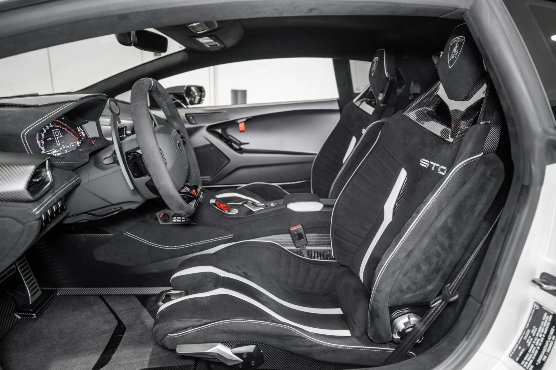 mph001_1705409064_Used_2023_Lamborghini_Huracan_STO_STO_1784326294_03b26381bb